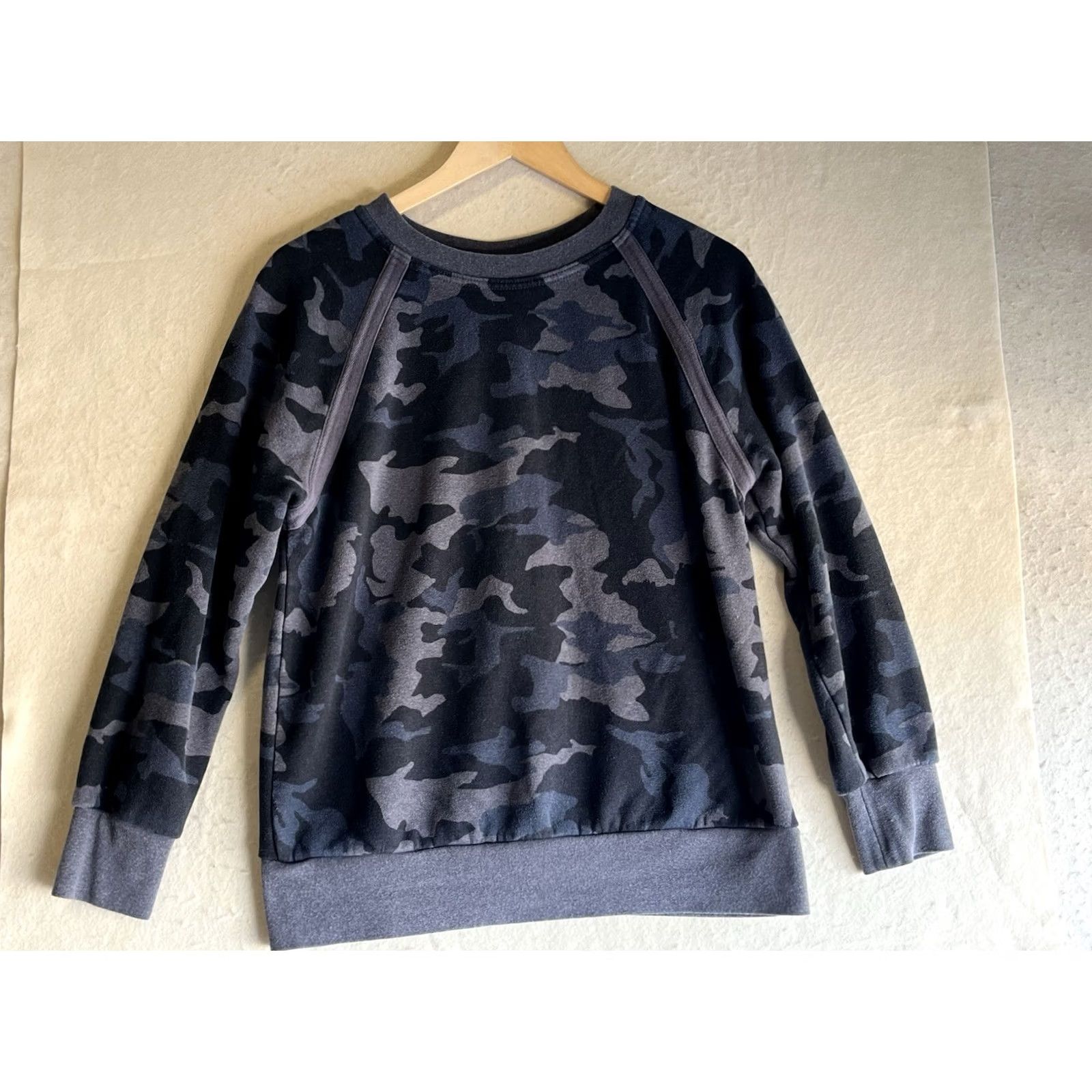 Prana prAna Sweatshirt Crew Neck Long Sleeve Camouflage Gray Black Women’s M Medium Pullover Activewear Crewneck Colorful Size M / US 6-8 / IT 42-44 - 2 Thumbnail