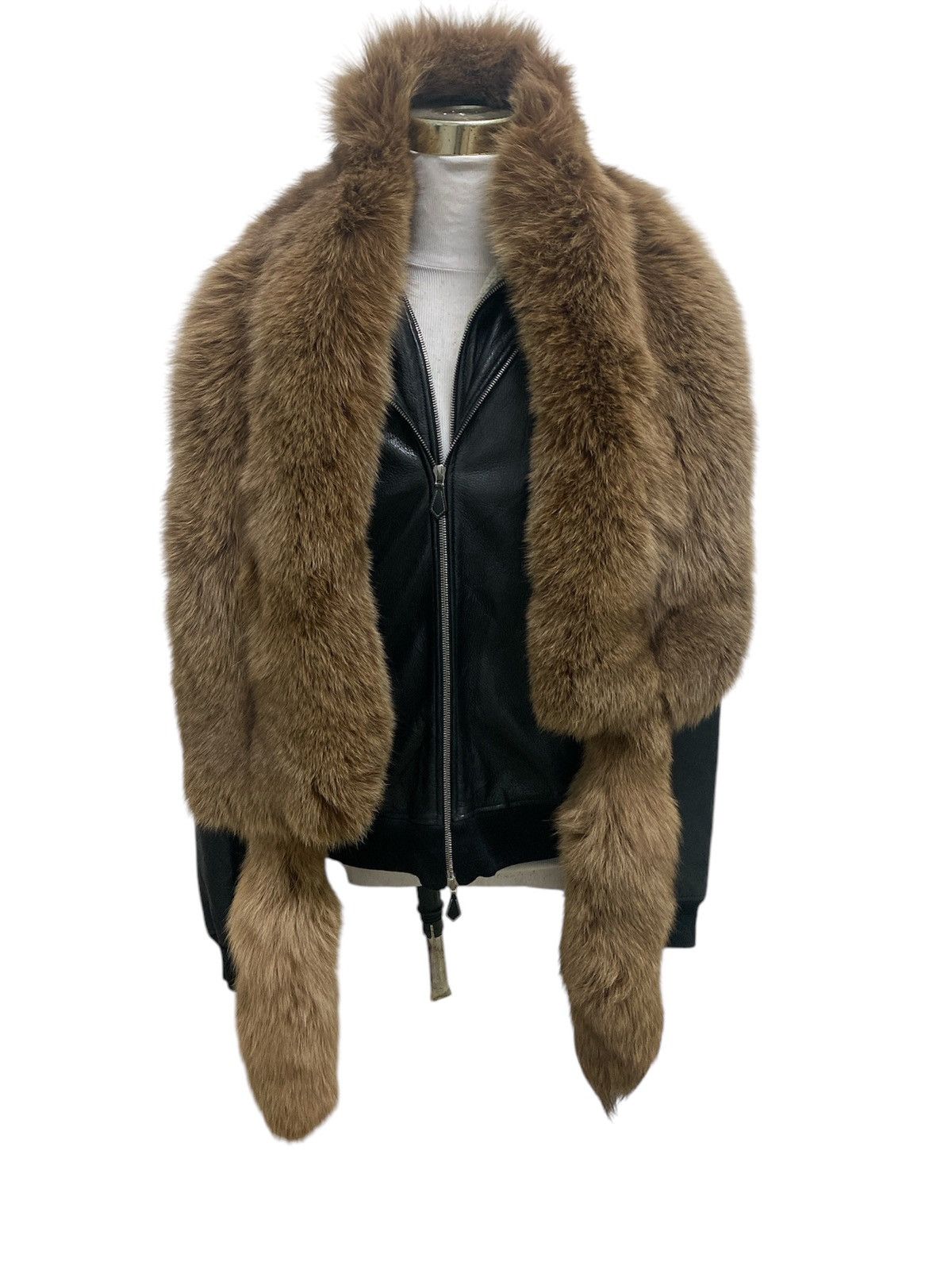 Japanese Brand Real Fox Faux Fur Shawl Rare Design Unisex Size ONE SIZE - 1 Thumbnail