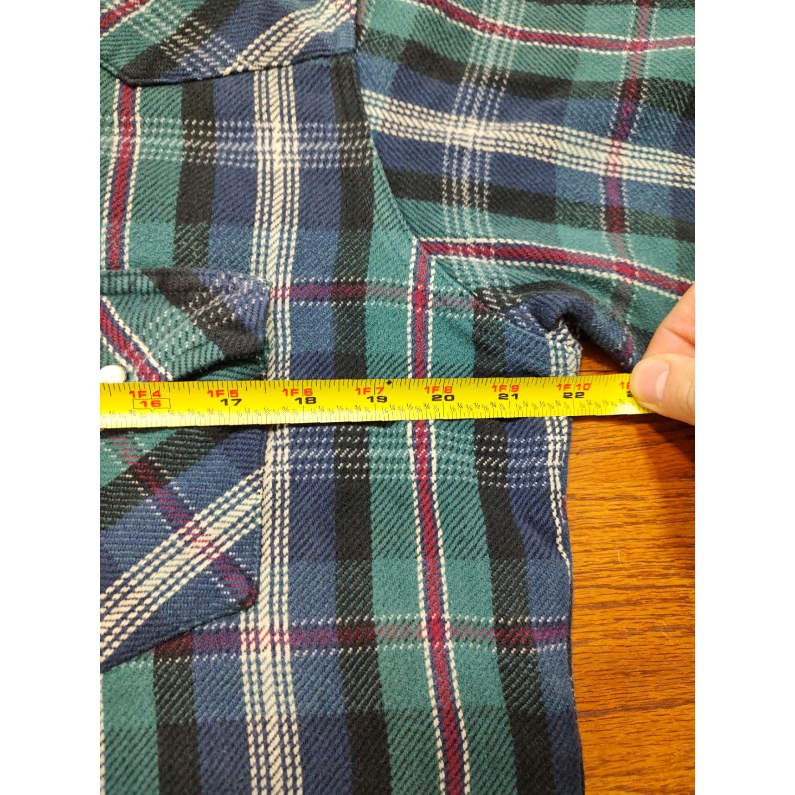 Wrangler VINTAGE Wrangler Shirt L 44 in Green Plaid Thick Flannel Pearl Snap Western Cowboy Size US L / EU 52-54 / 3 - 6 Thumbnail