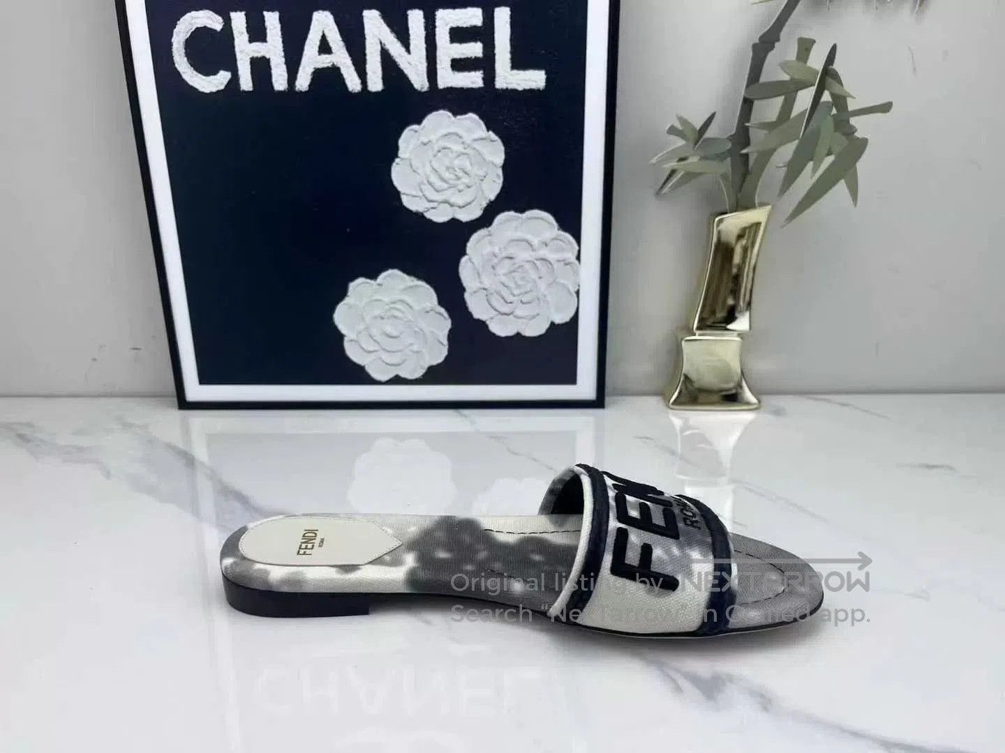 Fendi fendi logo splash slides in silver. Size US 8 / IT 38 - 5 Thumbnail