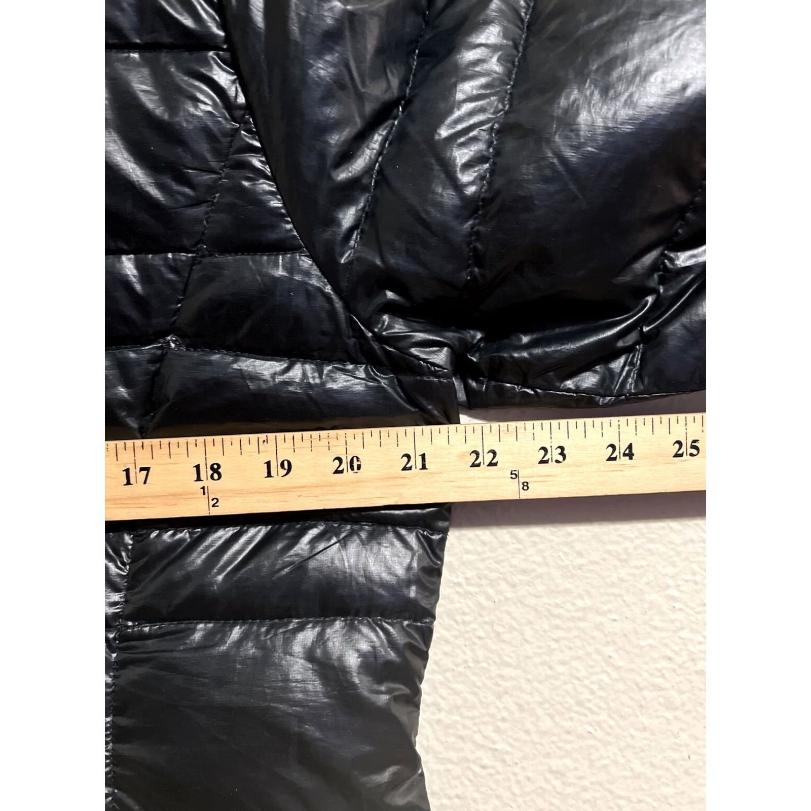 Vintage Lolë Women's Puffer Jacket XL Black Down Insulated Mid-Length Zip Pocket Exterior Quoted J1771 Size XL / US 12-14 / IT 48-50 - 4 Thumbnail