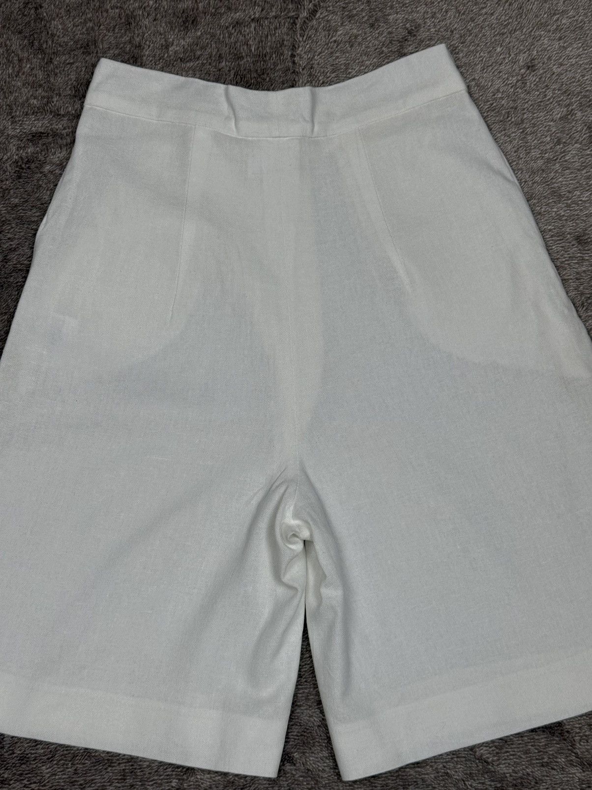 Chanel Chanel Off White Linen Textured Pleat Pocket Shorts Size 34 Size 24" / US 00 / IT 34 - 14 Thumbnail