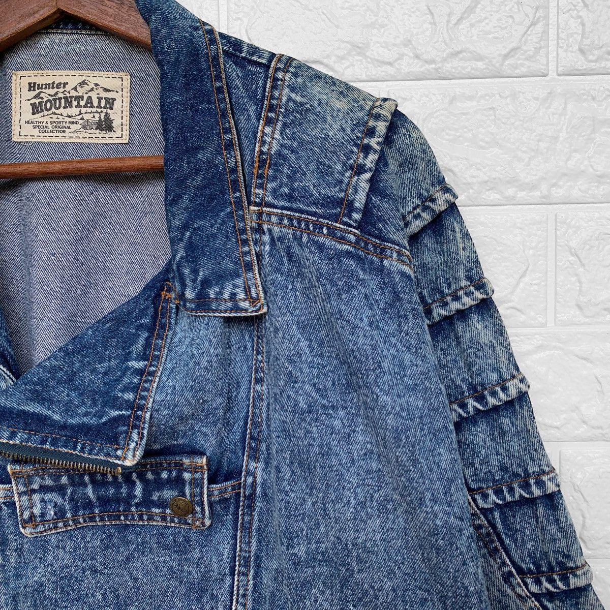 Hunter Vintage Asymmetric Hunter Mountain Acid Wash Denim Jacket Size US S / EU 44-46 / 1 - 7 Thumbnail