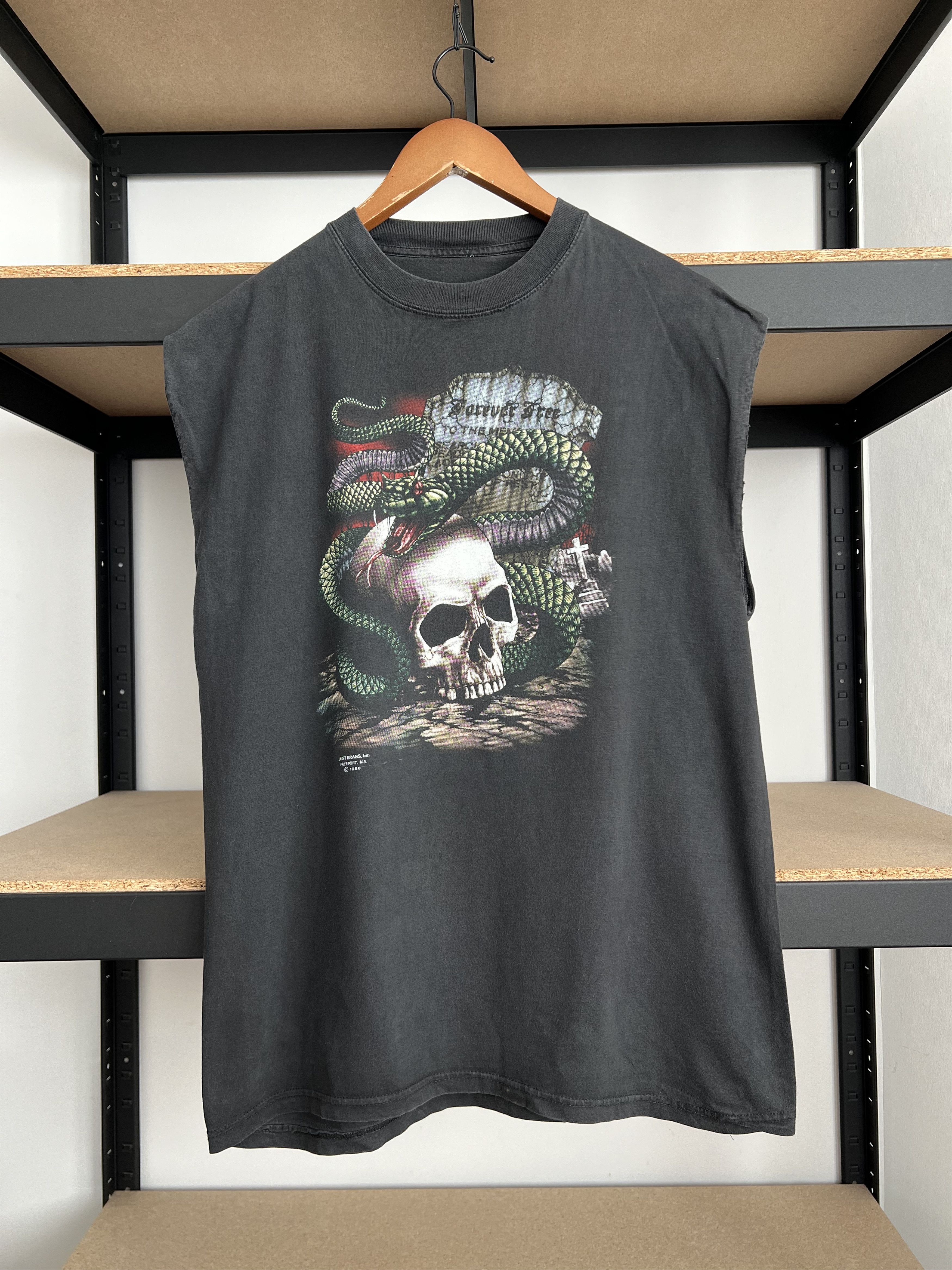 Vintage Vintage 1988 Just Brass Snake Skull 3D Emblem 90s T-shirt Size US M / EU 48-50 / 2 - 1 Thumbnail