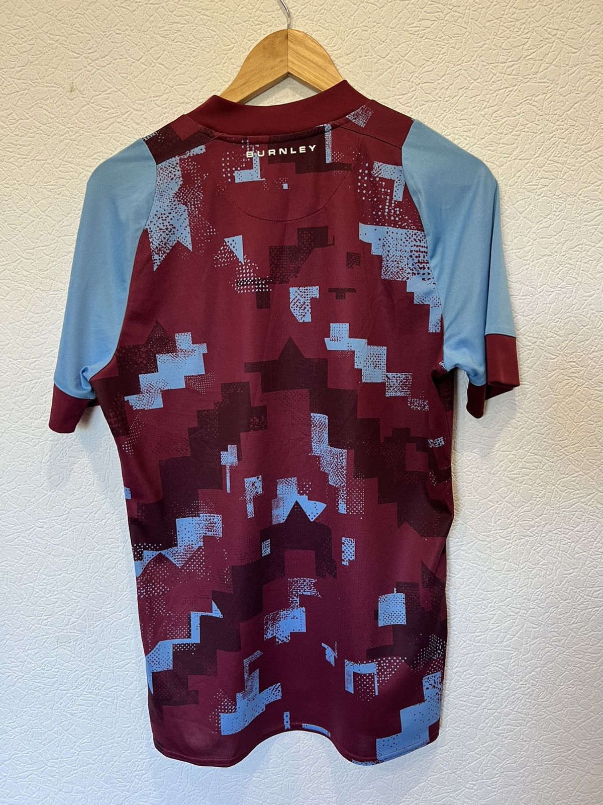 Umbro Umbro Burnley 2022/2023 Home Kit Soccer Jersey Football Size US M / EU 48-50 / 2 - 4 Thumbnail
