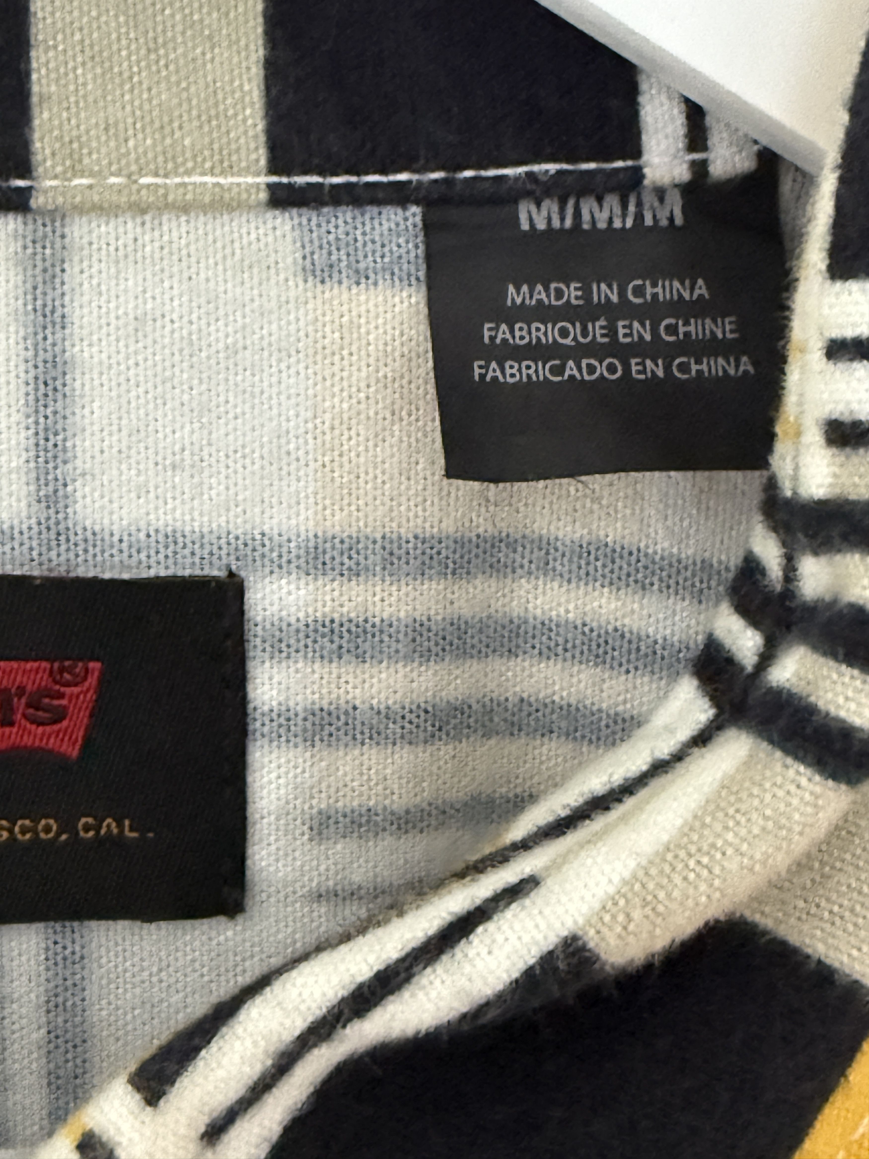 Levi's Oversized printed skate shirt in black/yellow plaid (size M) Size US M / EU 48-50 / 2 - 8 Thumbnail