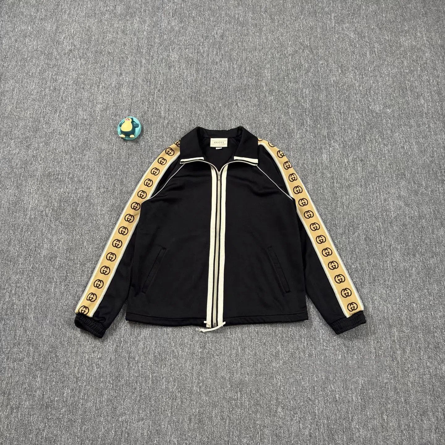 Gucci Gucci 3M Reflective Strip Printed Jacket. Size US M / EU 48-50 / 2 - 1 Thumbnail