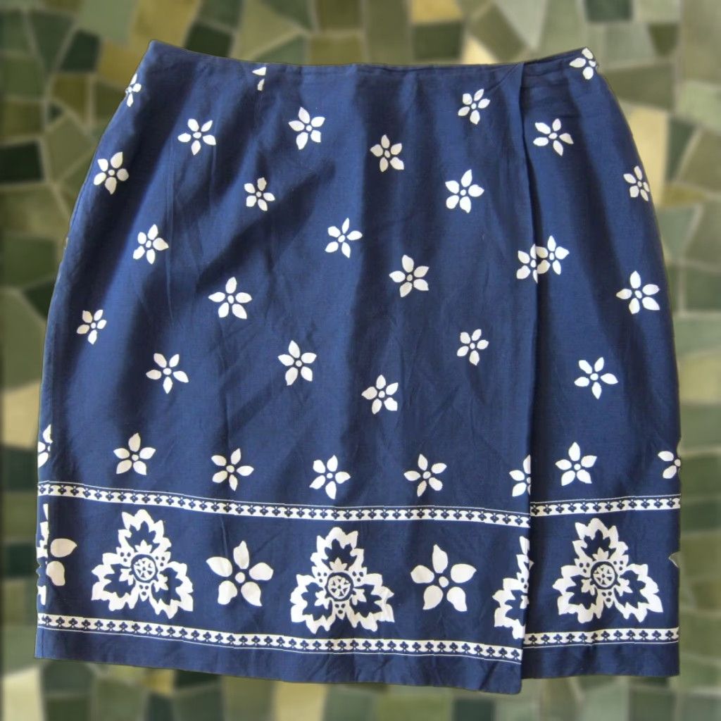 Vintage Amanda Smith 100% Silk Navy Blue White Floral Zip Wrap Skirt Women Size 14 Size 36" / US 14 / IT 50 - 1 Thumbnail