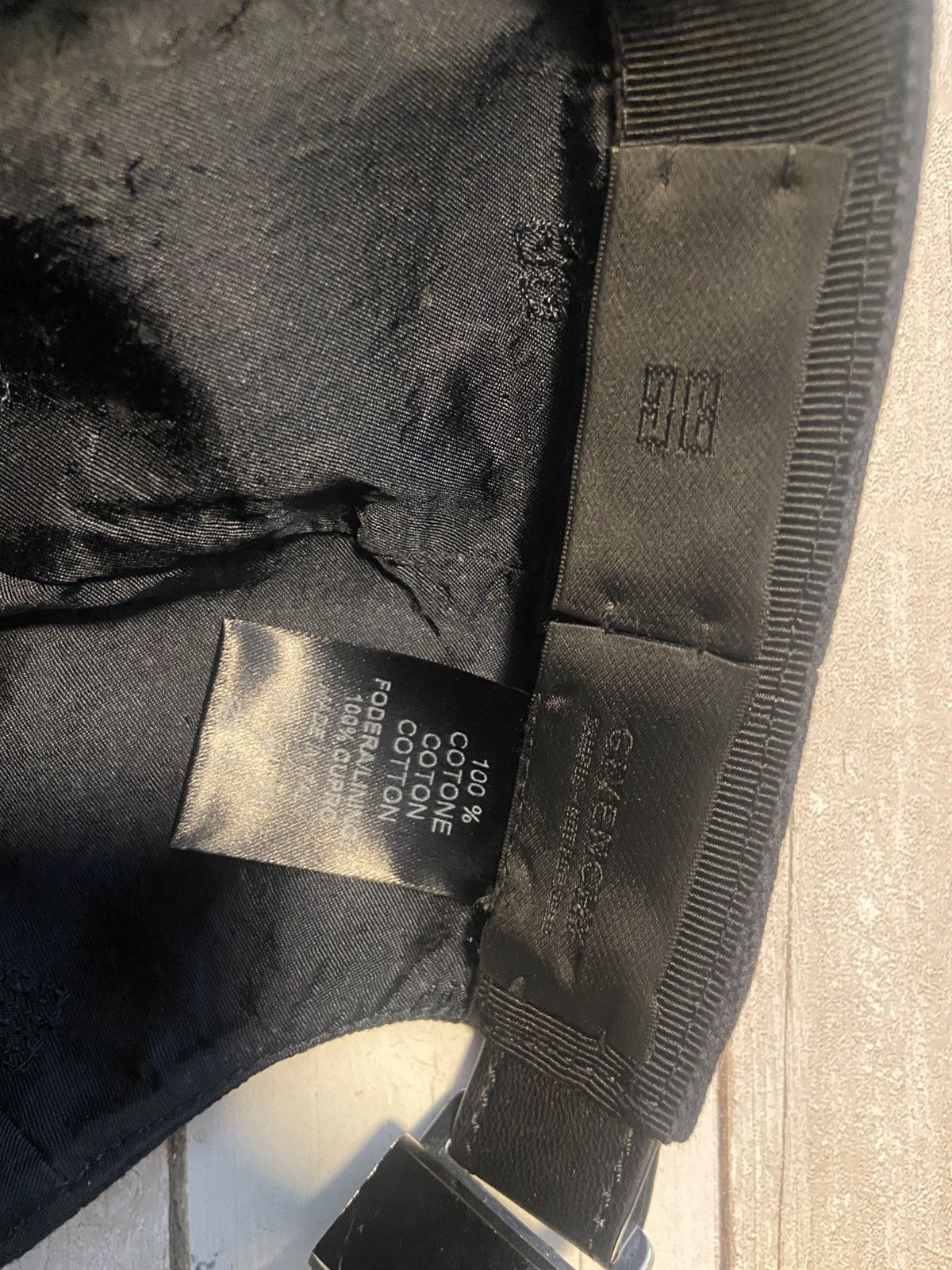 Givenchy Givenchy 4G horn cap Size ONE SIZE - 8 Thumbnail