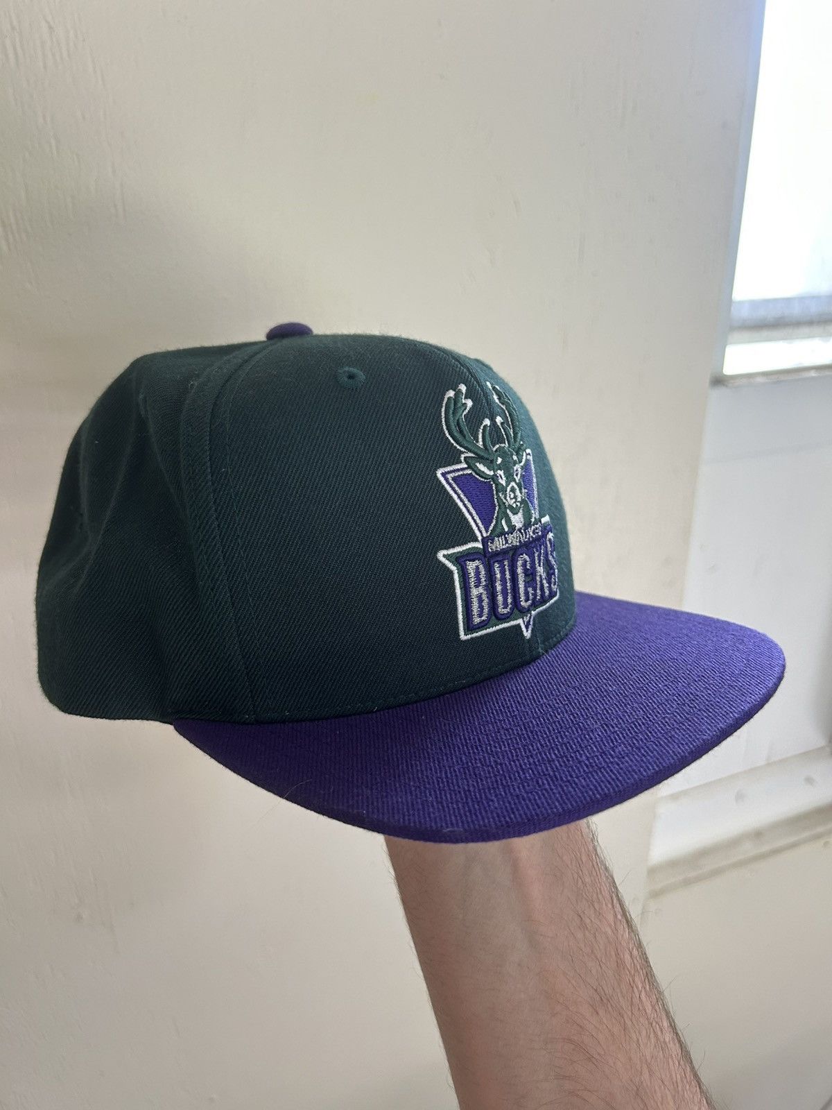 Vintage Milwaukee Bucks Mitchell & Ness Snapback NBA Hat Size ONE SIZE - 3 Thumbnail