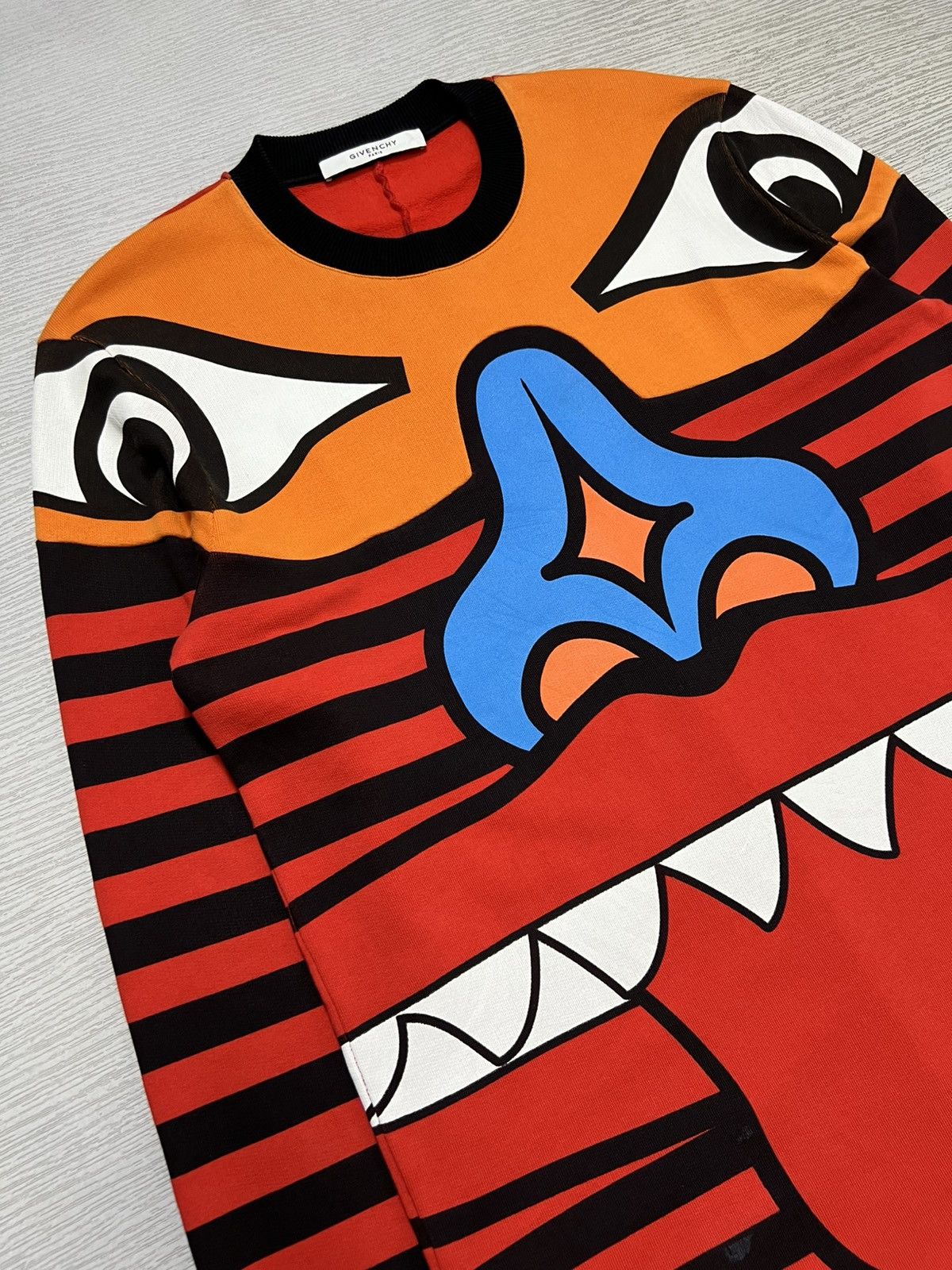 Givenchy Givenchy - F/W ‘17 - Totem Print Cotton Sweatshirt Size US XS / EU 42 / 0 - 7 Thumbnail