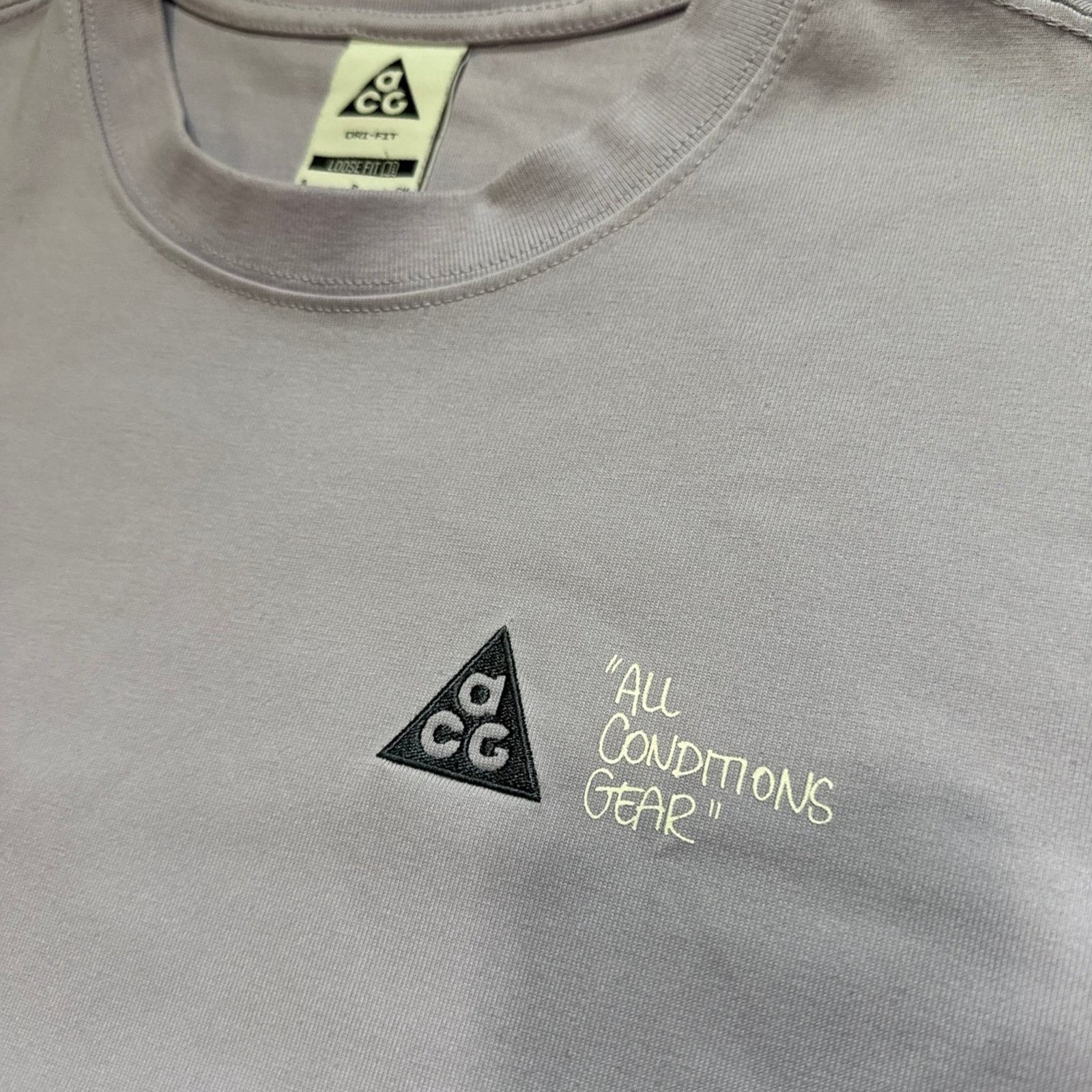 Nike NWOT Nike ACG Short Sleeve Shirt Size US S / EU 44-46 / 1 - 3 Thumbnail