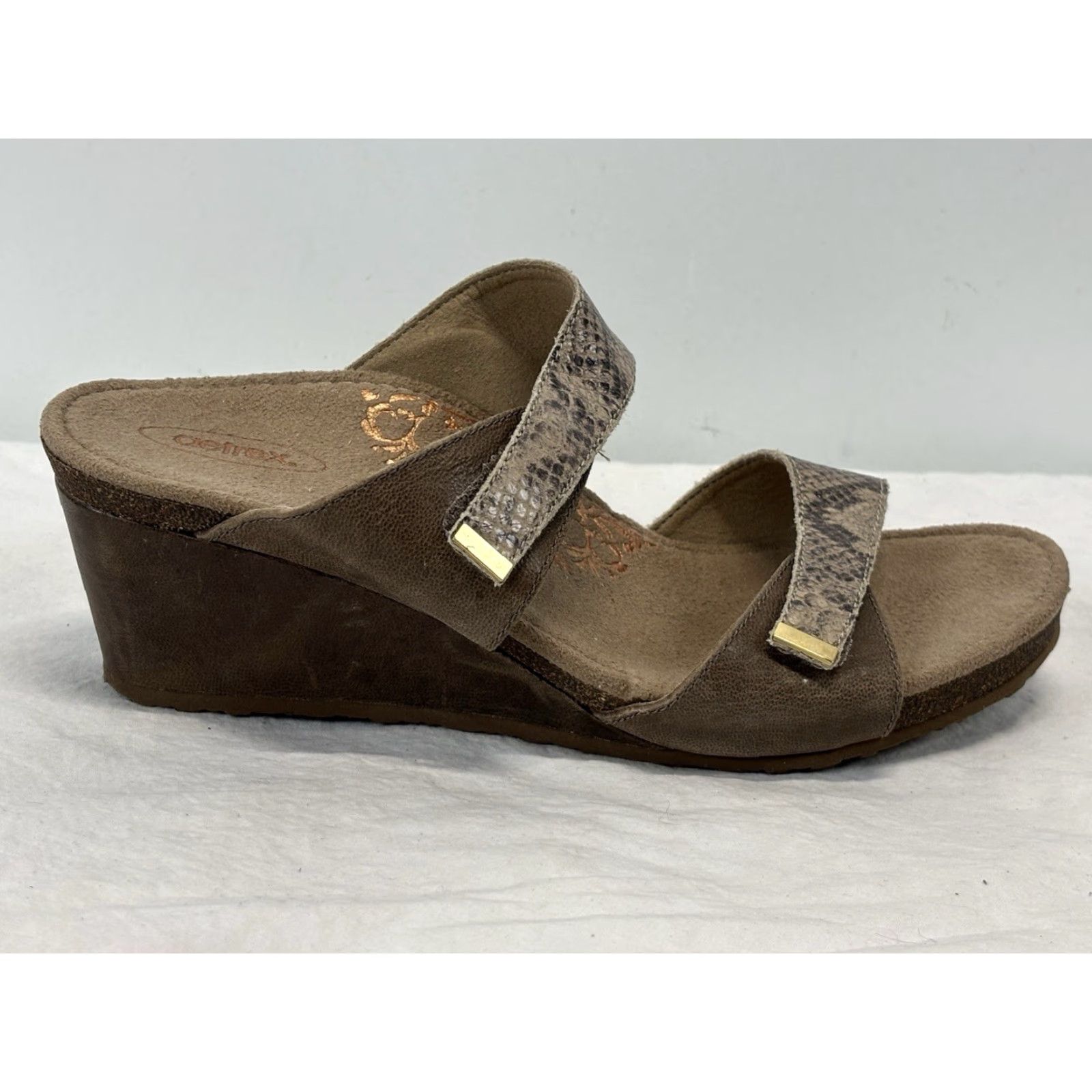 Aetrex Aetrex Chantel Wedge Sandals Womens 9 9.5 Leather Slip On Adjustable Hook & Loop Taupe Sandal Womens Size US 9.5 / IT 39.5 - 2 Thumbnail