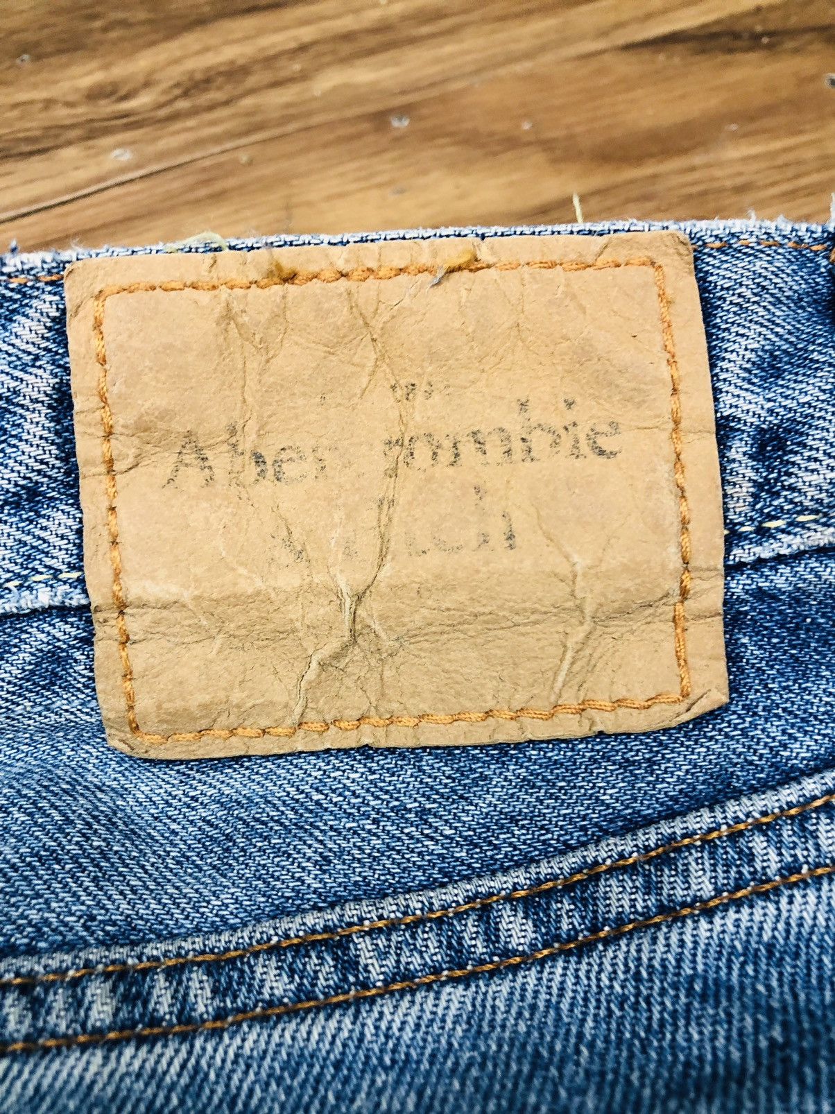 Abercrombie & Fitch Abercrombie & Fitch Distressed Jeans (33) Size US 34 / EU 50 - 24 Thumbnail