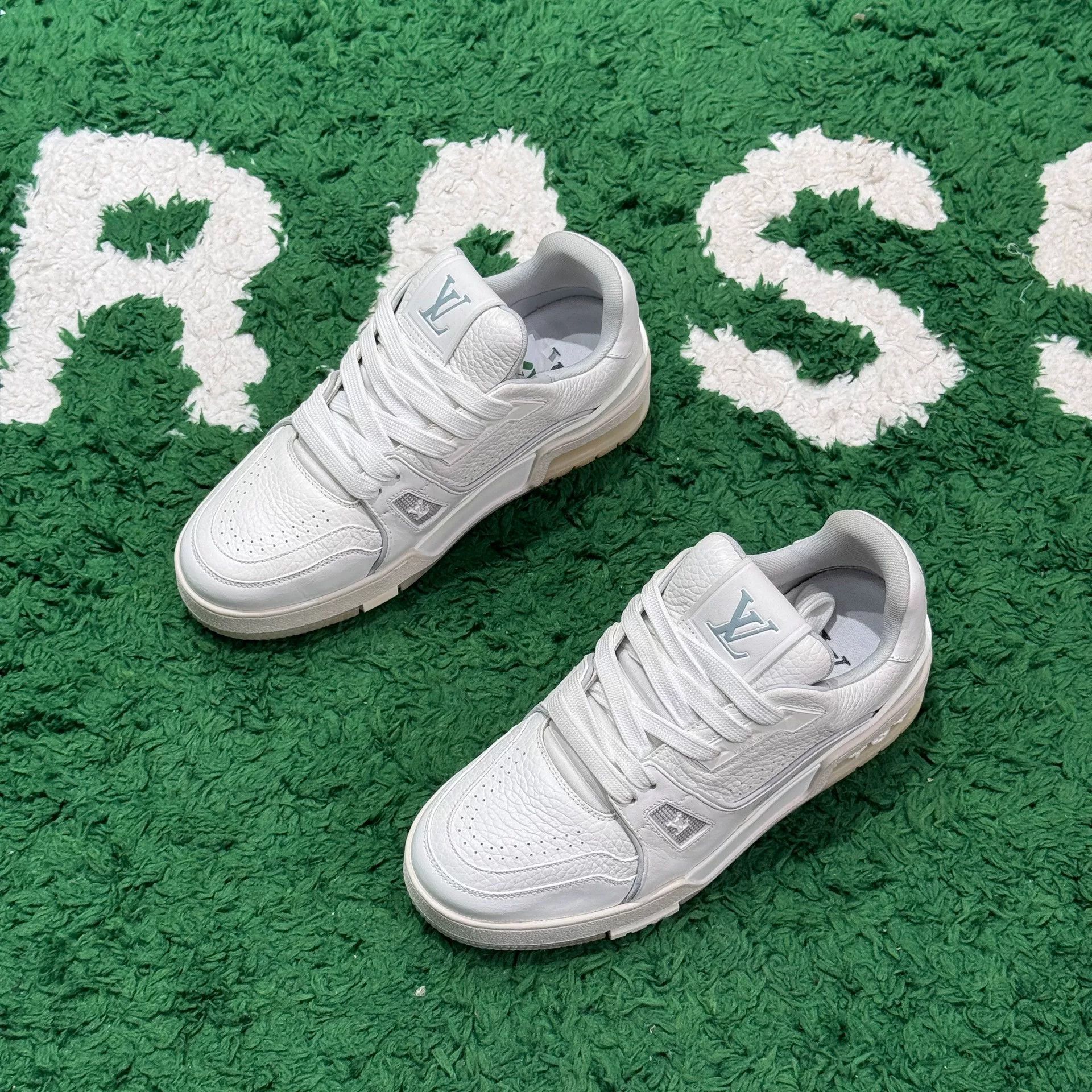 Louis Vuitton Louis Vuitton Training White Lowtop Sneakers us_7-5 Women Size US 7.5 / IT 37.5 - 1 Thumbnail