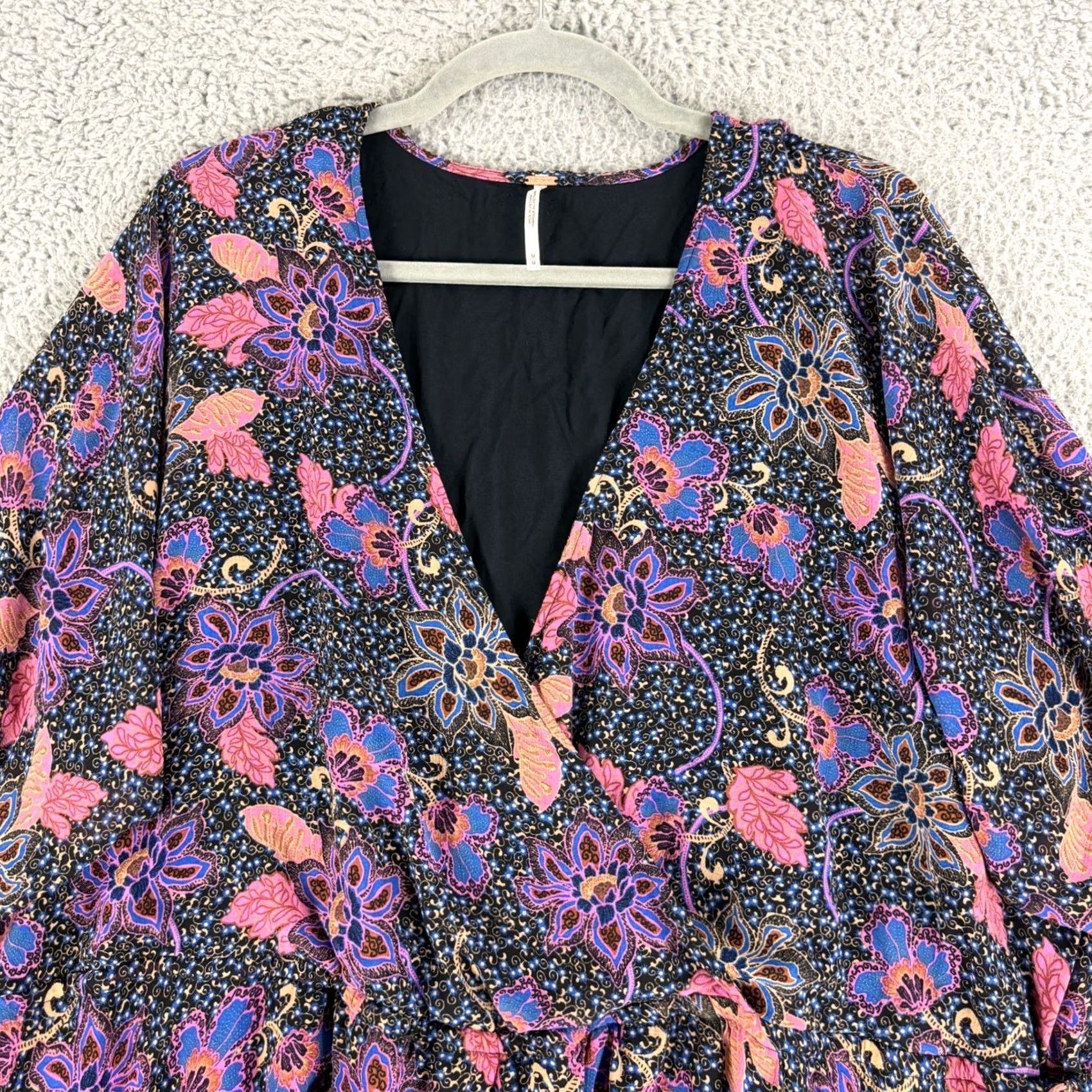 Free People VINTAGE Free People Mini Dress Womens M Black Floral Boho Wrap V-Neck OB1418794 Size M / US 6-8 / IT 42-44 - 2 Thumbnail