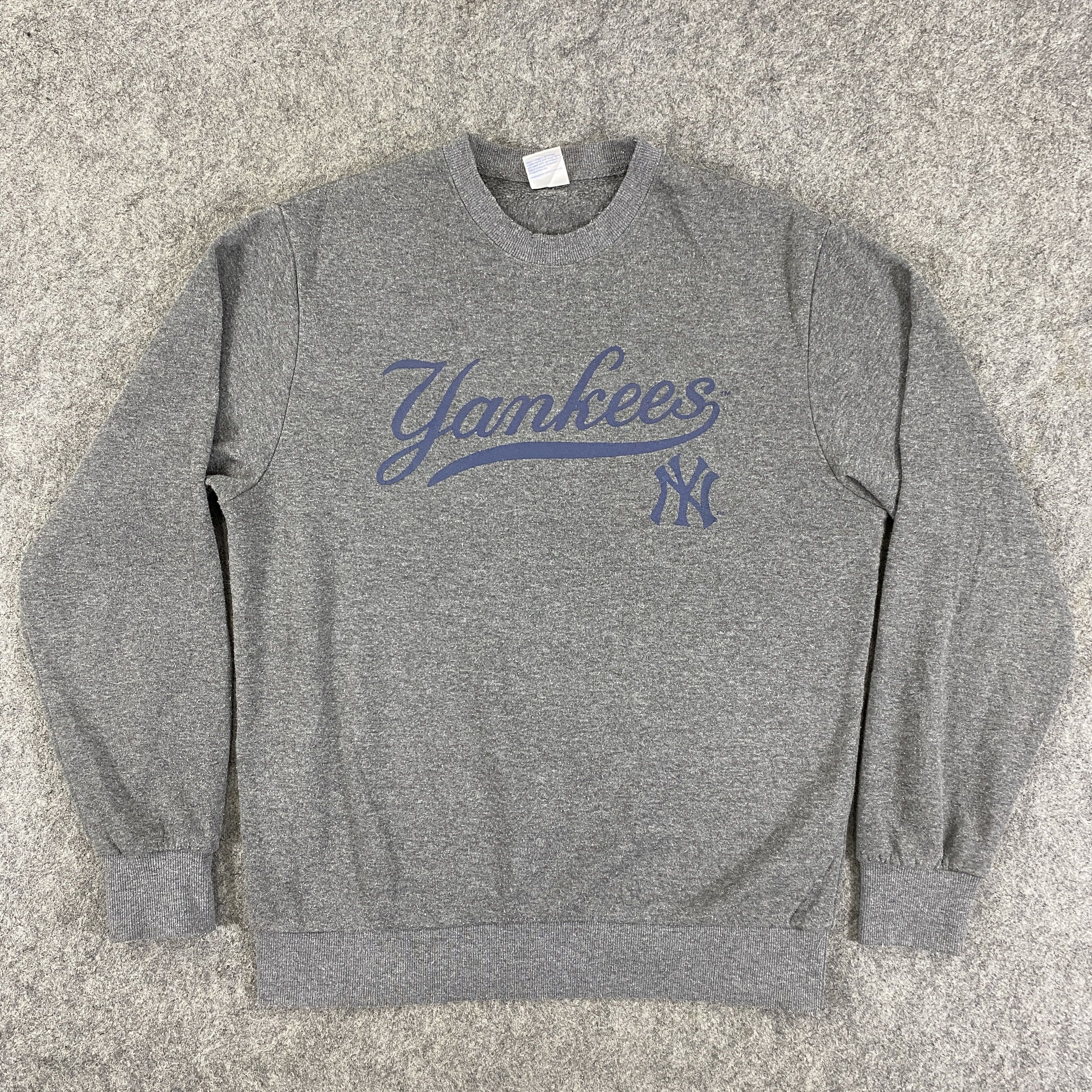 image of Mlb x New York Yankees Vintage New York Yankees Spell Out Sweatshirt - Sw093 in Grey (Size Small)