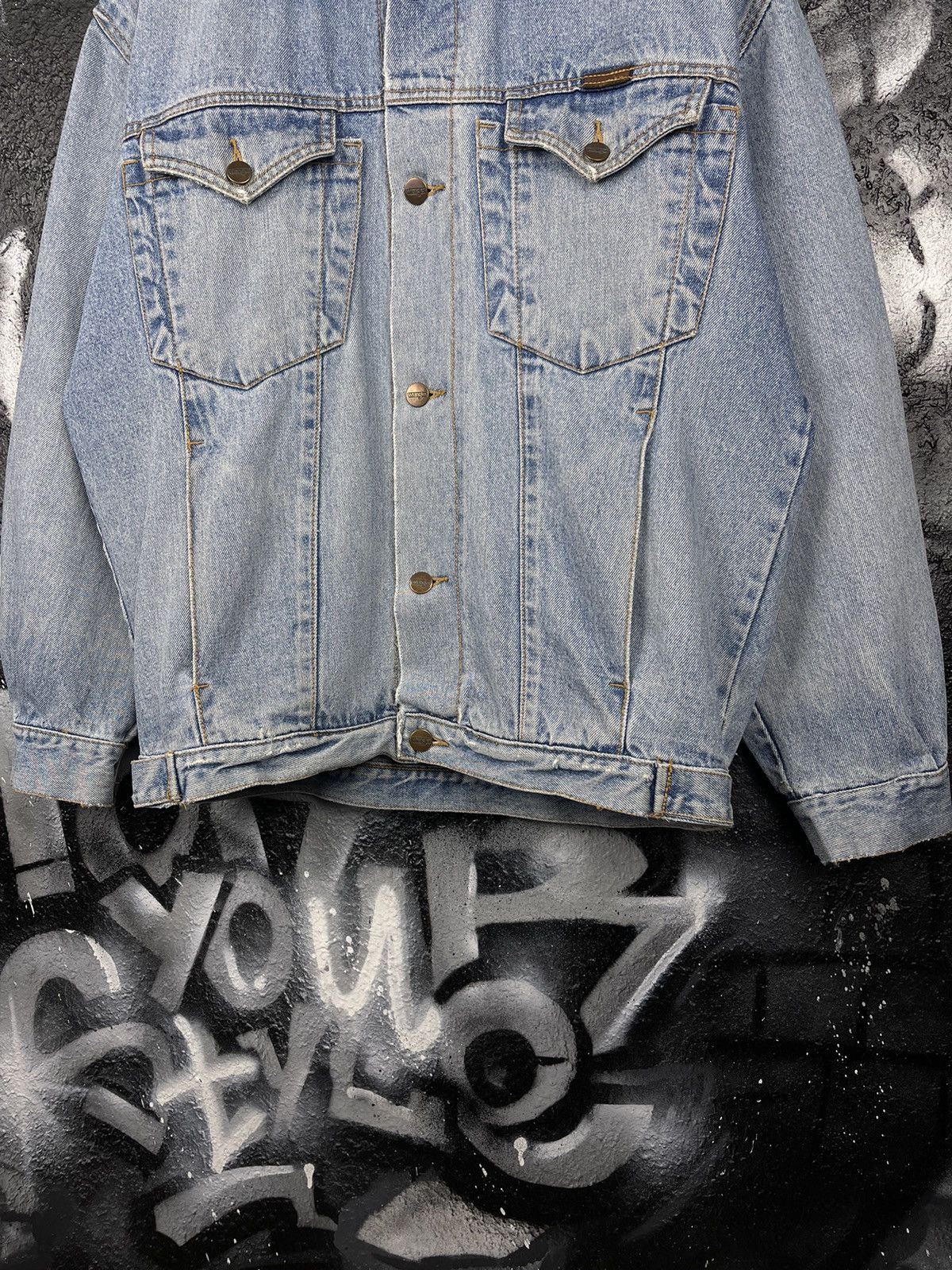 Wrangler Wrangler Vintage 80s Blue Distressed Denim Trucker Jeans Jacket Men’s Size Large Size US L / EU 52-54 / 3 - 6 Thumbnail