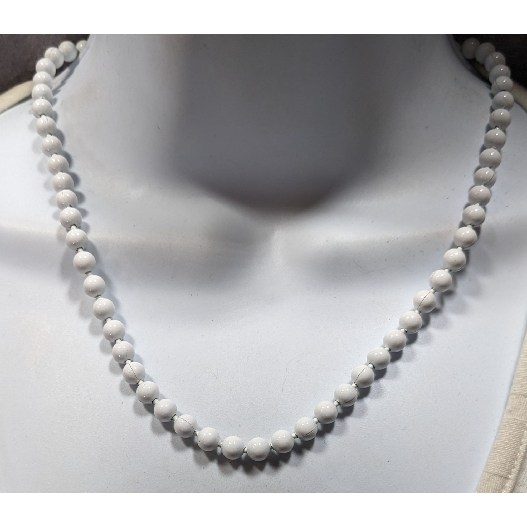 Other Vintage Oops A Daisy White Hollow Metal Beaded Necklace Size ONE SIZE - 2 Thumbnail