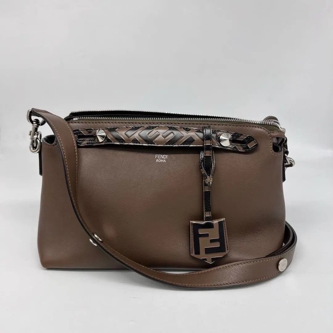 Fendi Pre-loved Bag Very good condition Size ONE SIZE - 1 Thumbnail