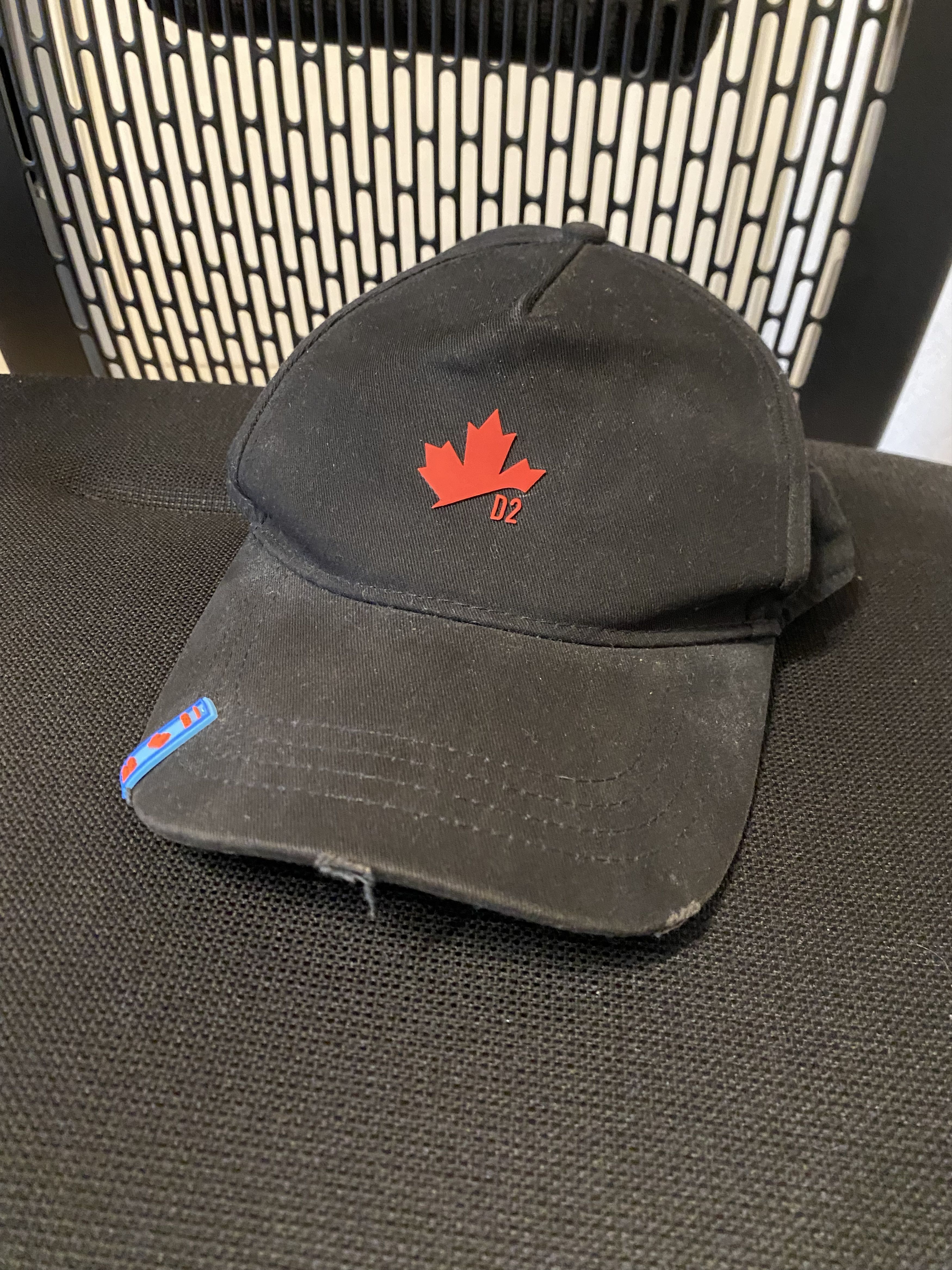 Dsquared2 DSQ2 Cap Maple Leaf Black Red Dsquared2 Size ONE SIZE - 1 Thumbnail