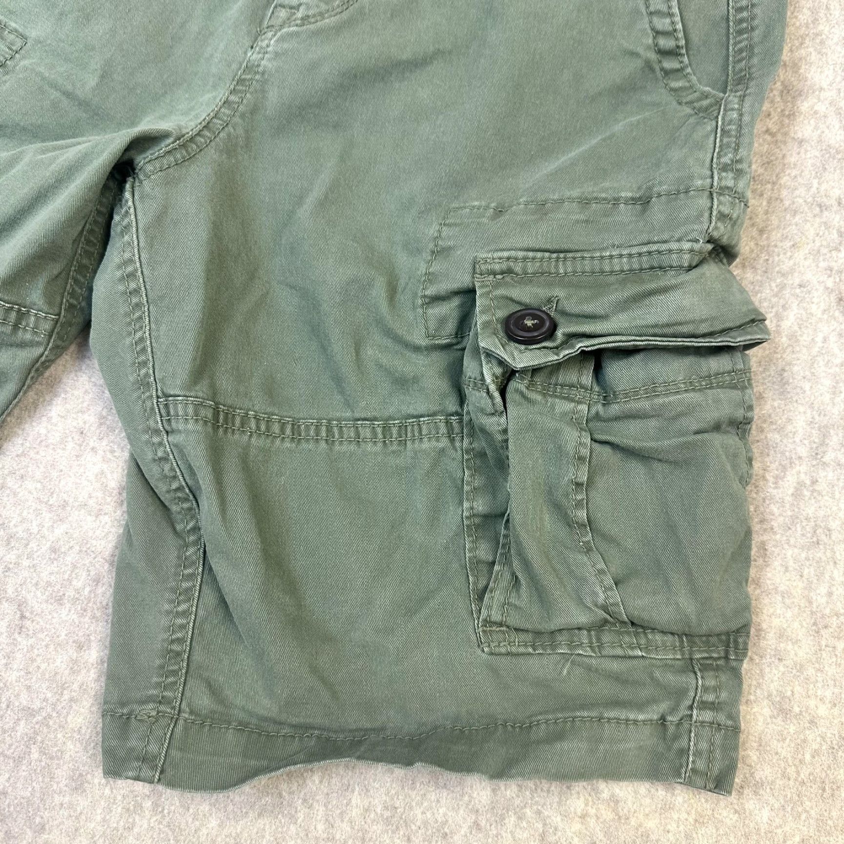 Aeropostale Aeropostale Cargo Shorts Womens 27 Green Utility Pockets Stretch Casual Outdoors Size 27" / US 4 / IT 40 - 4 Thumbnail