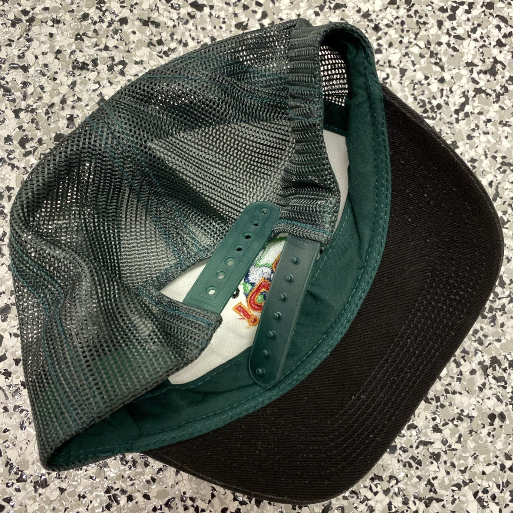 Vintage VINTAGE Youngan Trucker Hat Green Greatest Dad in the World Adult Size Adjustable Men Hat Fathers Day Dad Sports Casual Size ONE SIZE - 4 Thumbnail