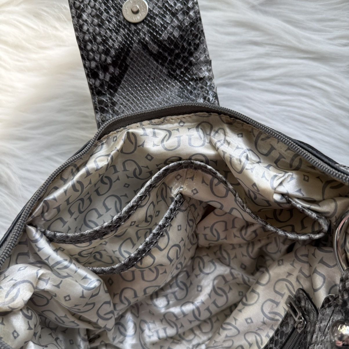 Guess 📌 Vintage Guees Monogram Y2K Juicy Vibe Handbag Size ONE SIZE - 18 Thumbnail