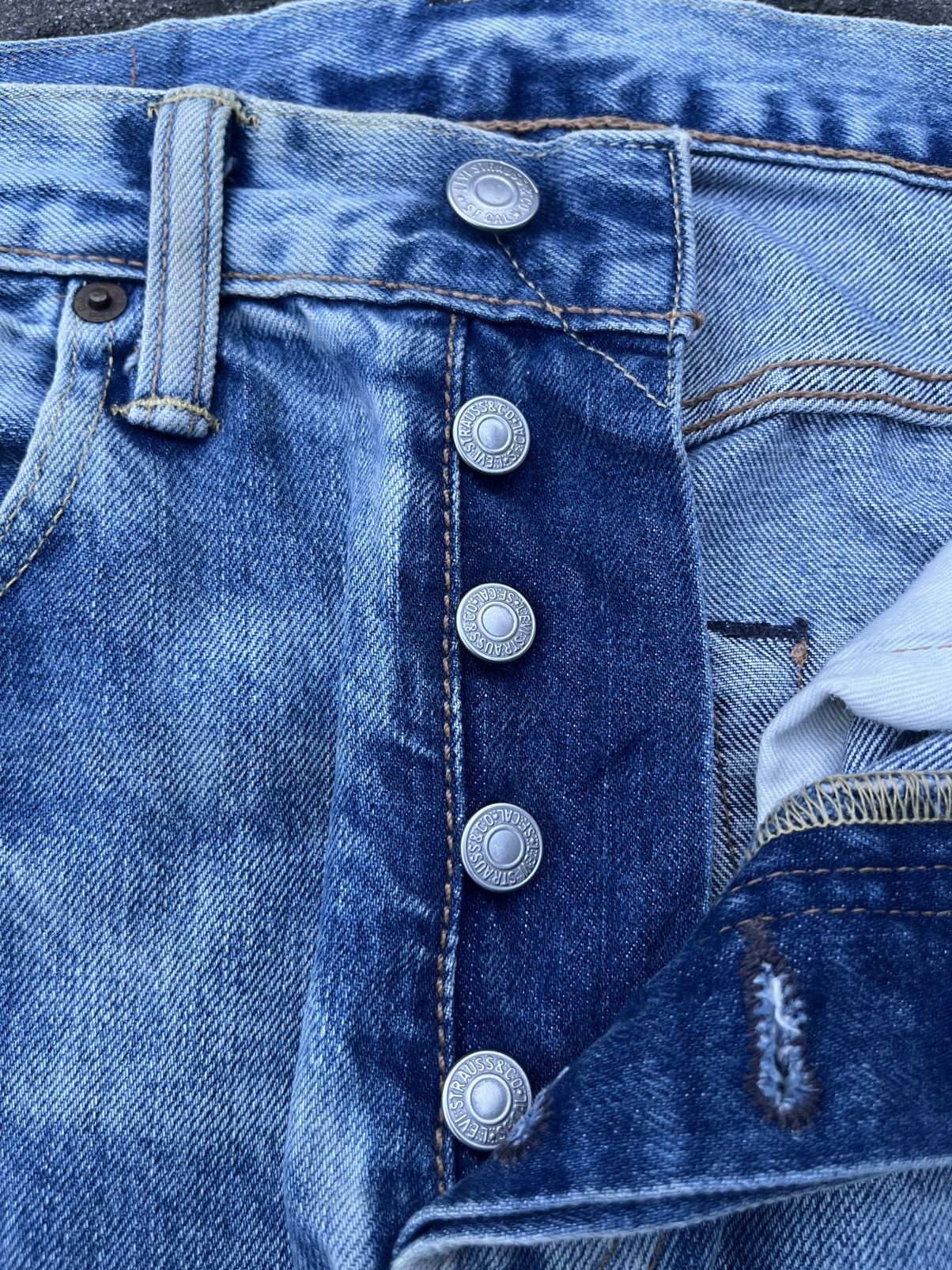 Levi's × Levi's Vintage Clothing Vintage Levi’s 501 Buttonfly Distressed Straight Leg Jeans Size US 29 - 9 Thumbnail