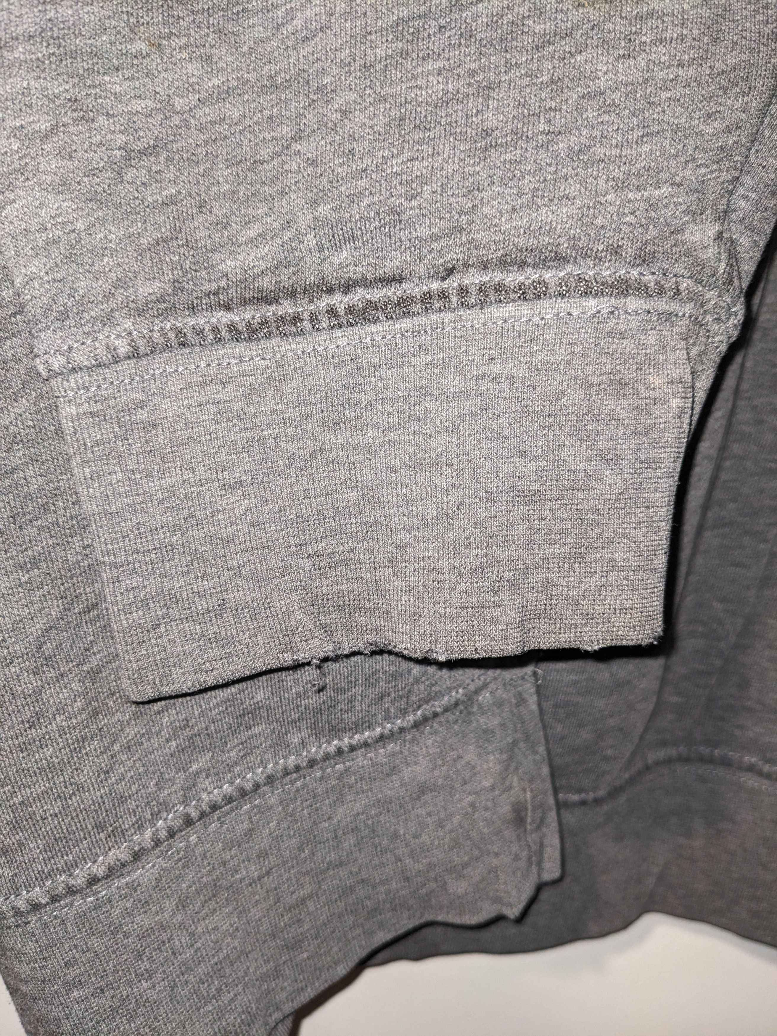 Nike Vintage Y2K Nike Mini Swoosh Essential Large Sweatshirt Size US L / EU 52-54 / 3 - 14 Thumbnail