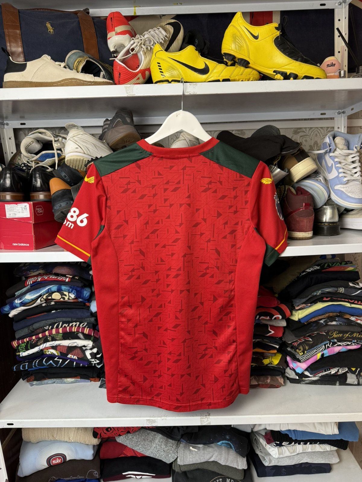 Castore Castore Wolverhampton Wanderers Football Shirt Size S Size US S / EU 44-46 / 1 - 25 Thumbnail