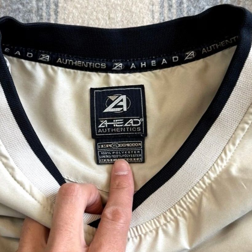 Vintage Item Specifications: Brand: Nike Size US XL / EU 56 / 4 - 2 Thumbnail