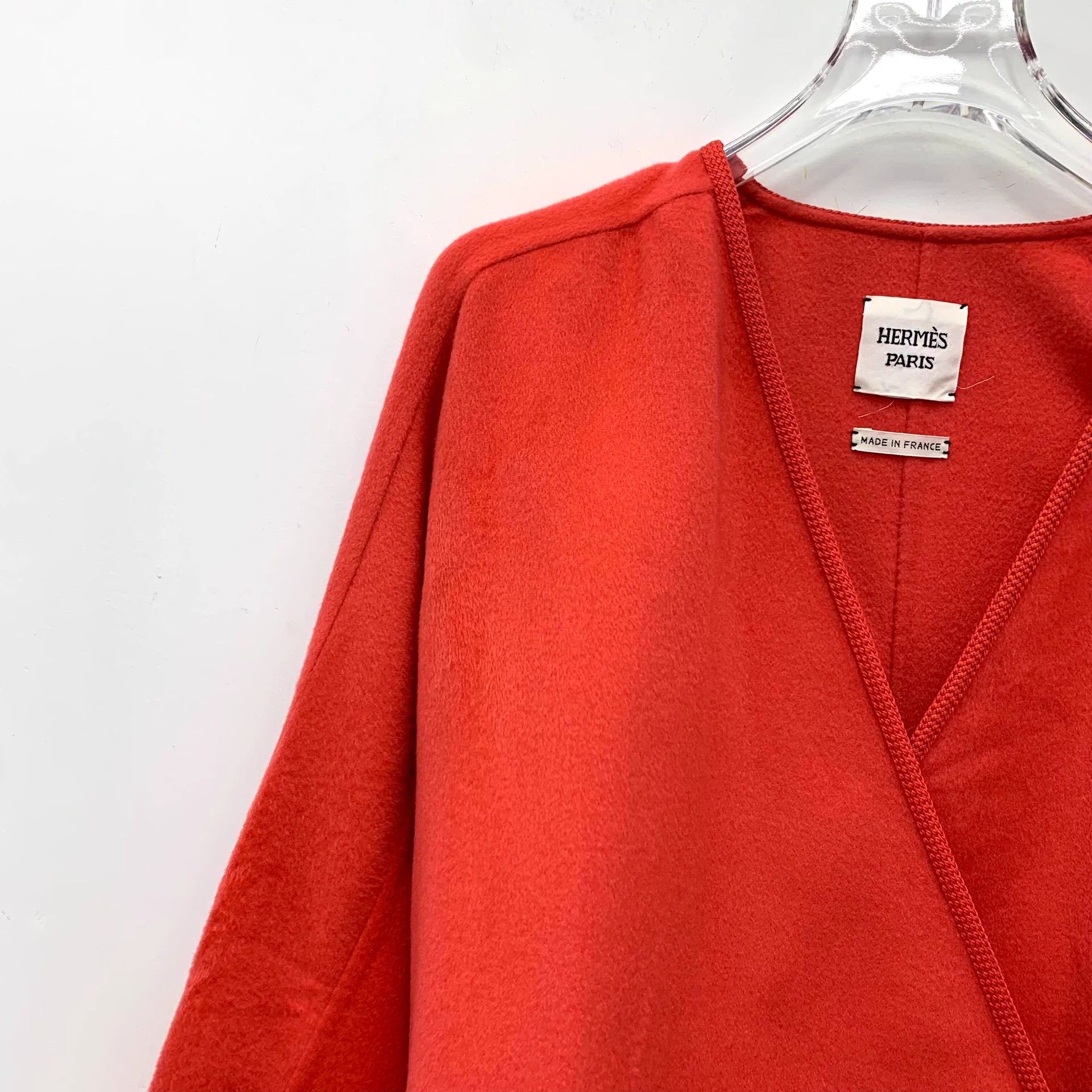 Hermes KW0846 Hermes Red Cashmere V-neck Long-sleeved Wool Jacket, Size S / US 4 / IT 40 - 4 Thumbnail
