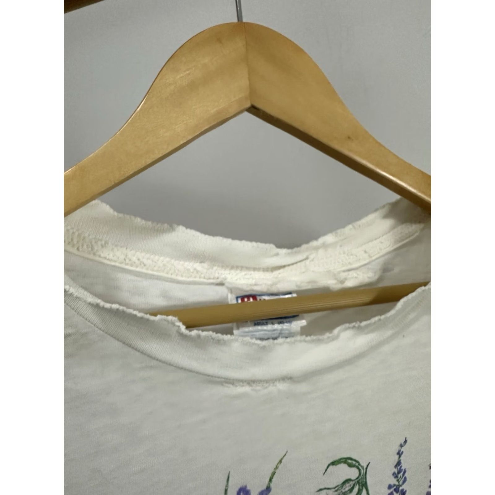 Hanes VTG 90s Wildflower Thrashed Worn Thin Cotton Beautiful Alteration T-Shirt L White Hanes Shirt Men Size L Womens Mens Girls Boys Size US L / EU 52-54 / 3 - 6 Thumbnail