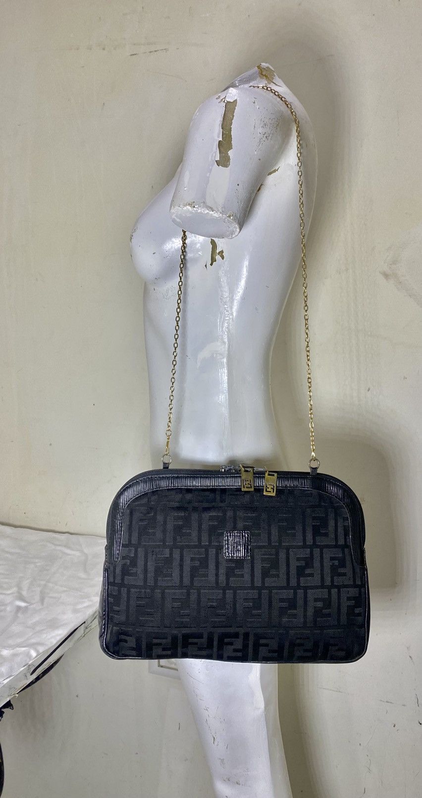 Fendi vintage Fendi handbag in the iconic Zucca pattern Size ONE SIZE - 1 Thumbnail