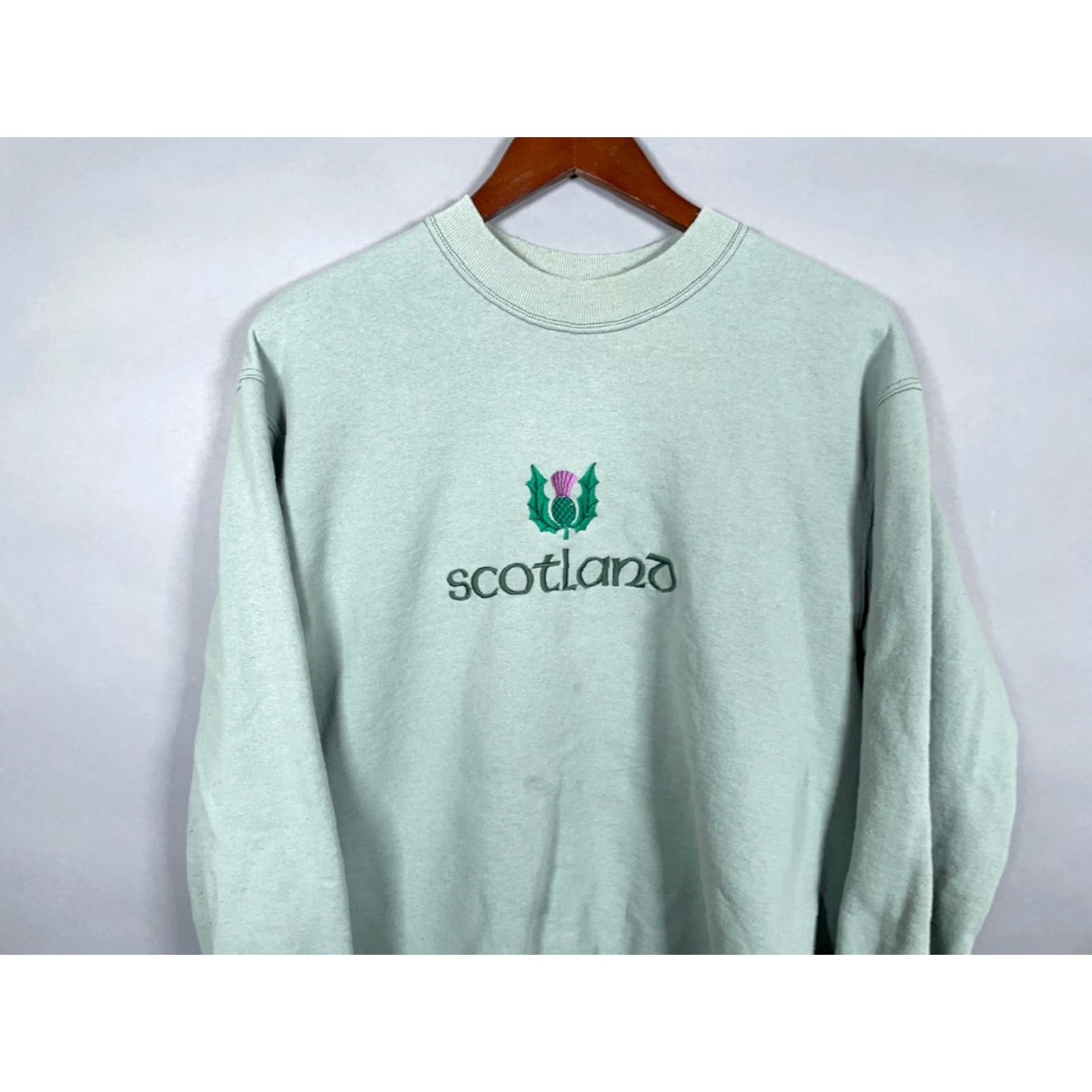 Vintage VINTAGE Scotland Embroidered Thistle Sweatshirt Women's Medium Green Crewneck VTG Size M / US 6-8 / IT 42-44 - 4 Thumbnail