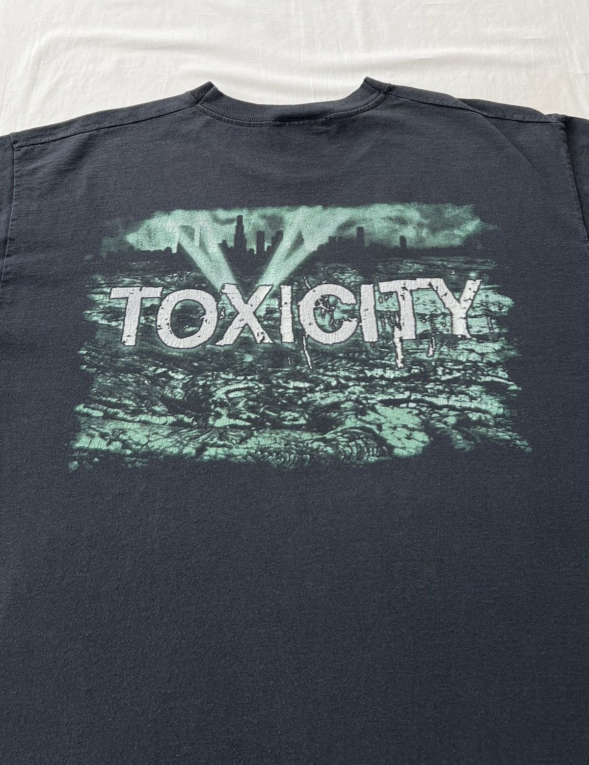 Band Tees Vintage 2000s System of a Down Toxicity Black T-shirt Size US L / EU 52-54 / 3 - 13 Thumbnail