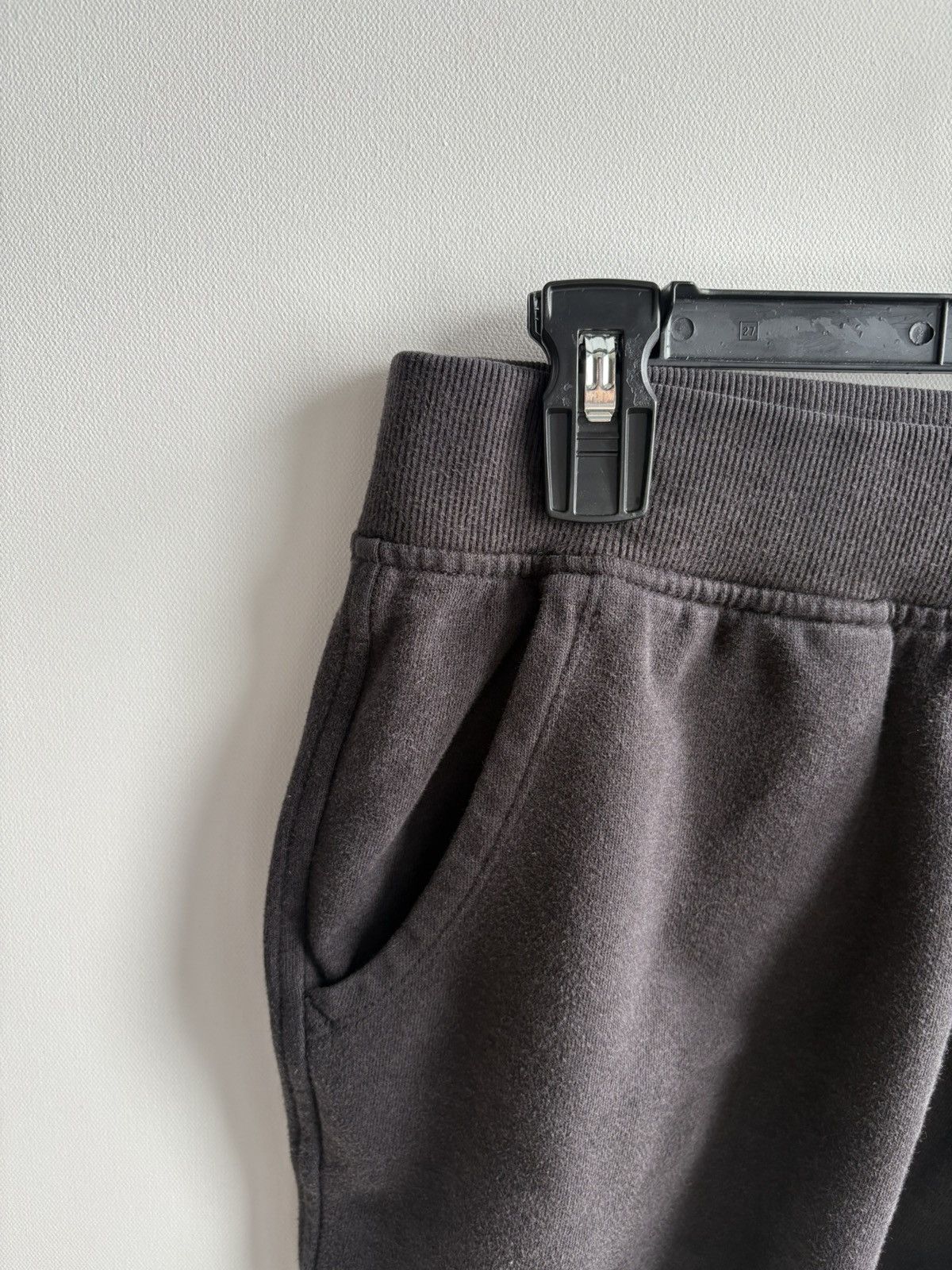Champion Champion Sweatpants Shorts Vintage Streetwear L Faded Black Size US 34 / EU 50 - 4 Thumbnail