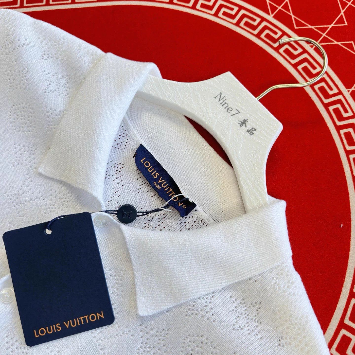 Louis Vuitton Louis Vuitton 25 white allover-print cutout shirt Size US L / EU 52-54 / 3 - 3 Thumbnail