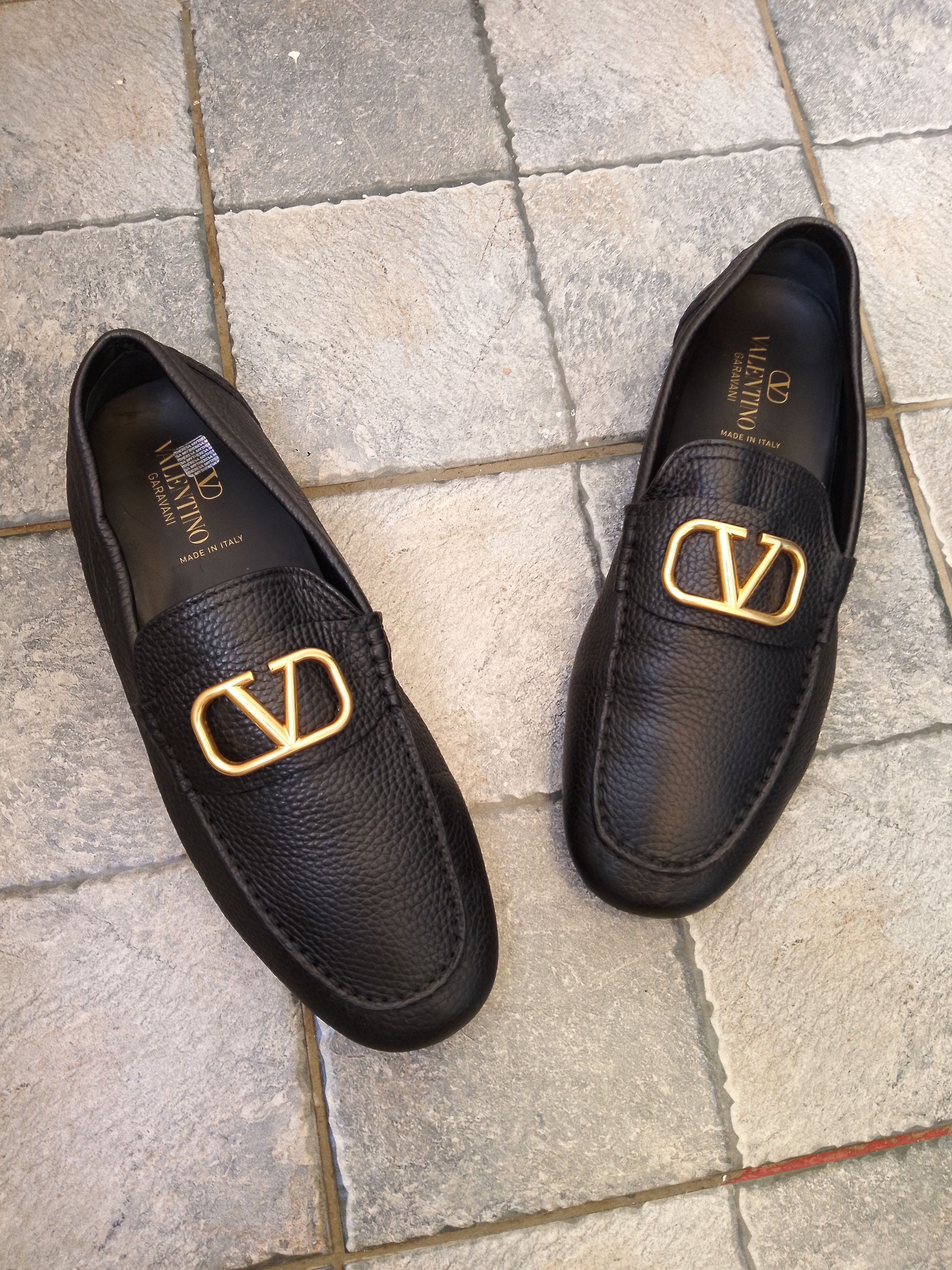 Valentino Valentino garavani v logo signature driving shoes Size US 10 / EU 43 - 2 Thumbnail