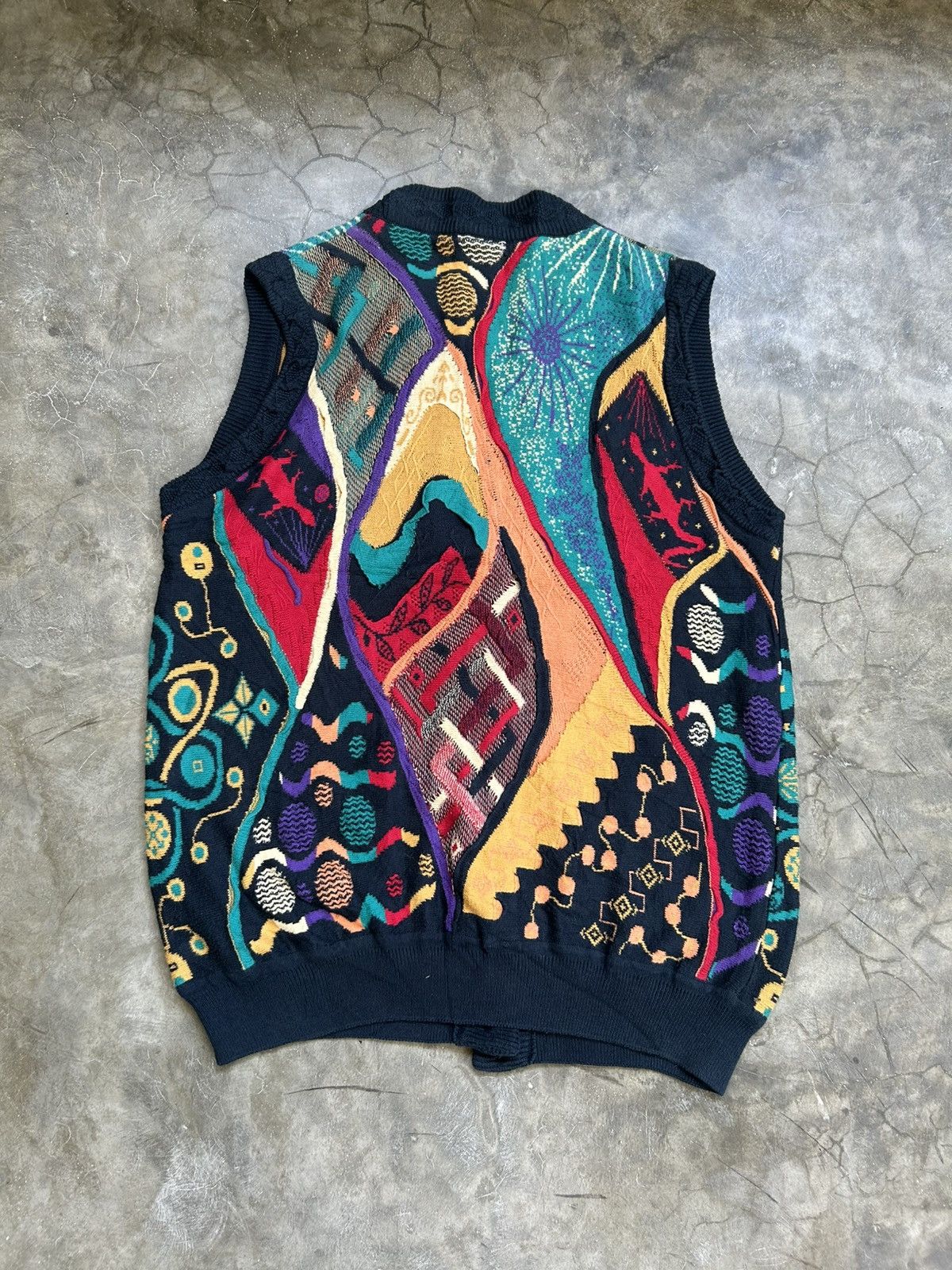 Coogi 90s Coogi Geccu 3D Multi Color Wool Sweater Vest Size US L / EU 52-54 / 3 - 8 Thumbnail