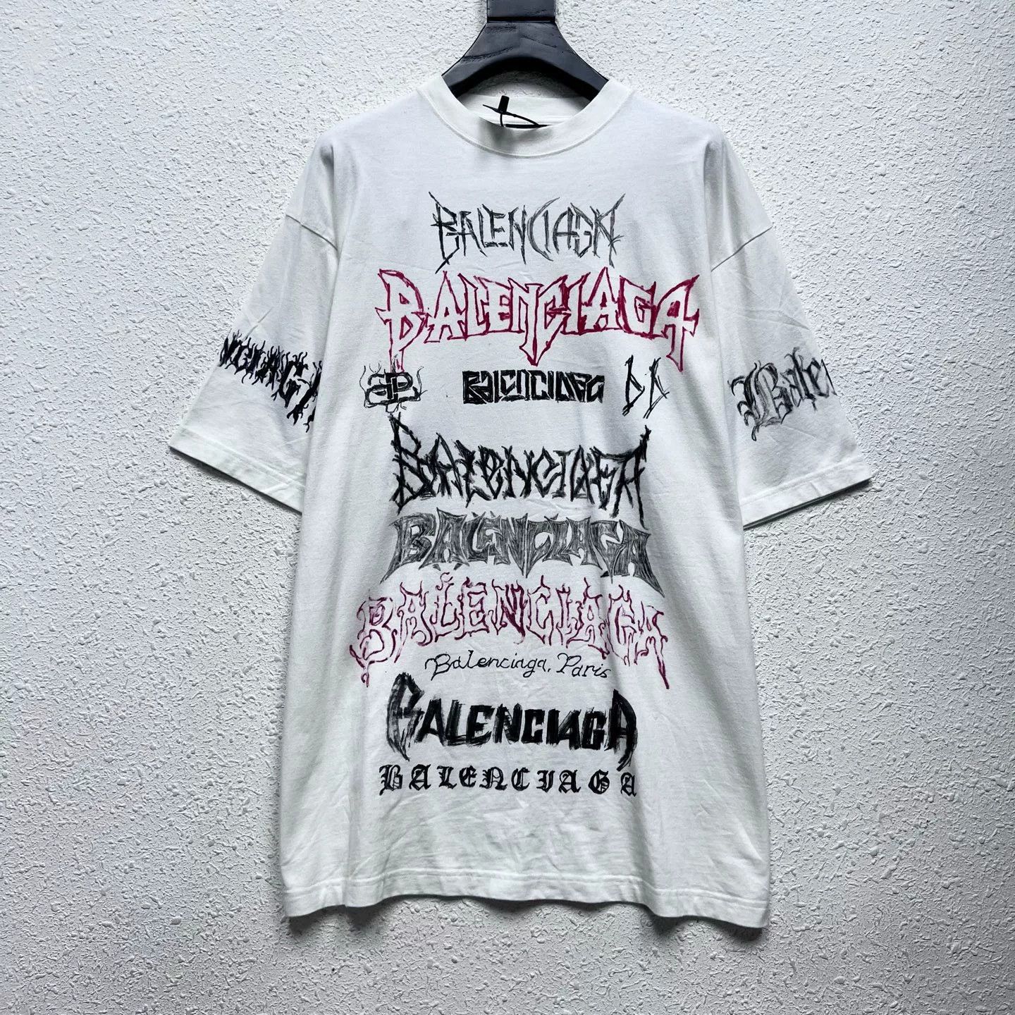 Balenciaga Balenciaga Dragon Year Graffiti Logo Tee Size US S / EU 44-46 / 1 - 1 Thumbnail
