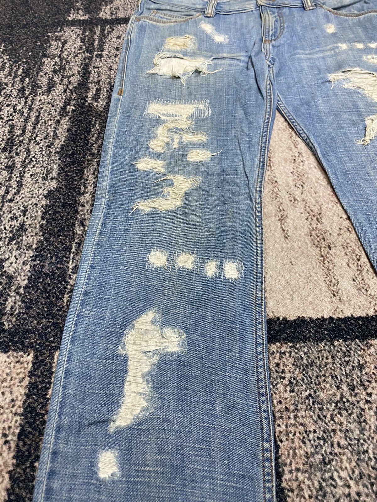 Dolce & Gabbana Rare Vtg Dolce & Gabbana Audacious Distressed Jeans Size US 34 / EU 50 - 5 Thumbnail