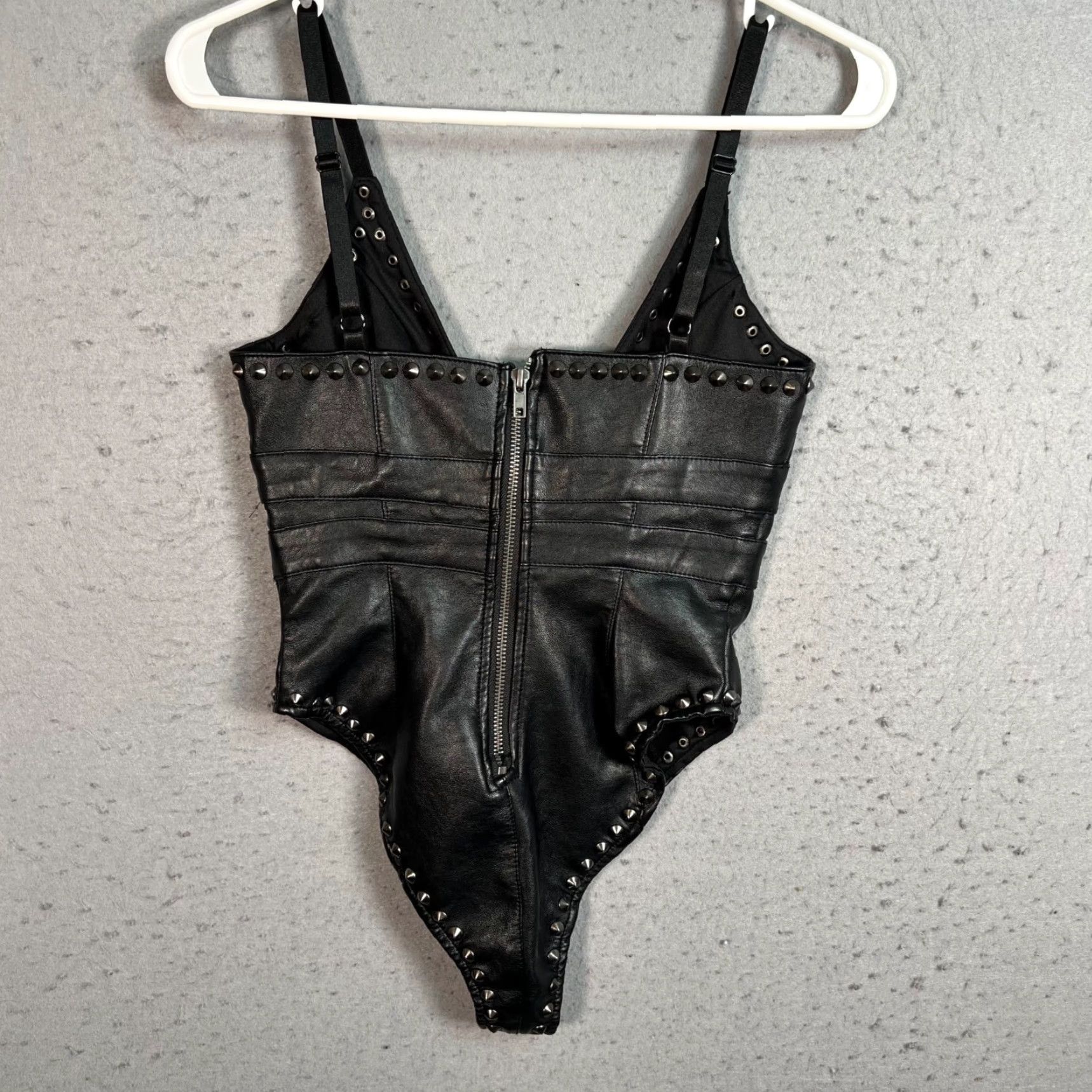 Vintage Club Exx Bodysuit XS Black Faux Leather Studded Buckles Zipper Back Women Sleeveless Shirt? Size XS / US 0-2 / IT 36-38 - 2 Thumbnail