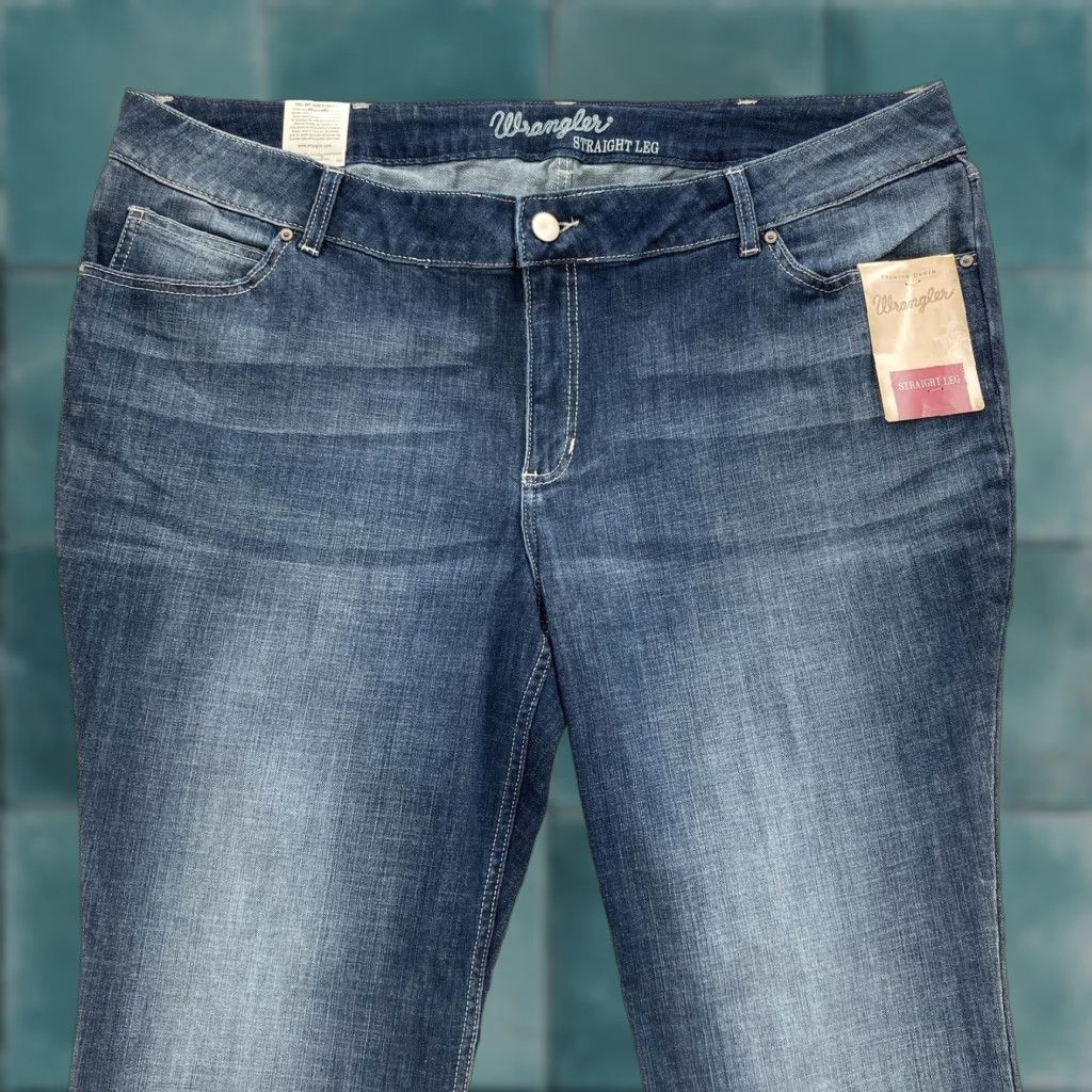Wrangler Wrangler Jeans Womens 24W Straight Leg Blue Stretch Denim Western Cowgirl Rodeo Women's Plus Size Jeans 24W 30" Inseam Stretch Denim Size 42" / US 20 - 1 Thumbnail