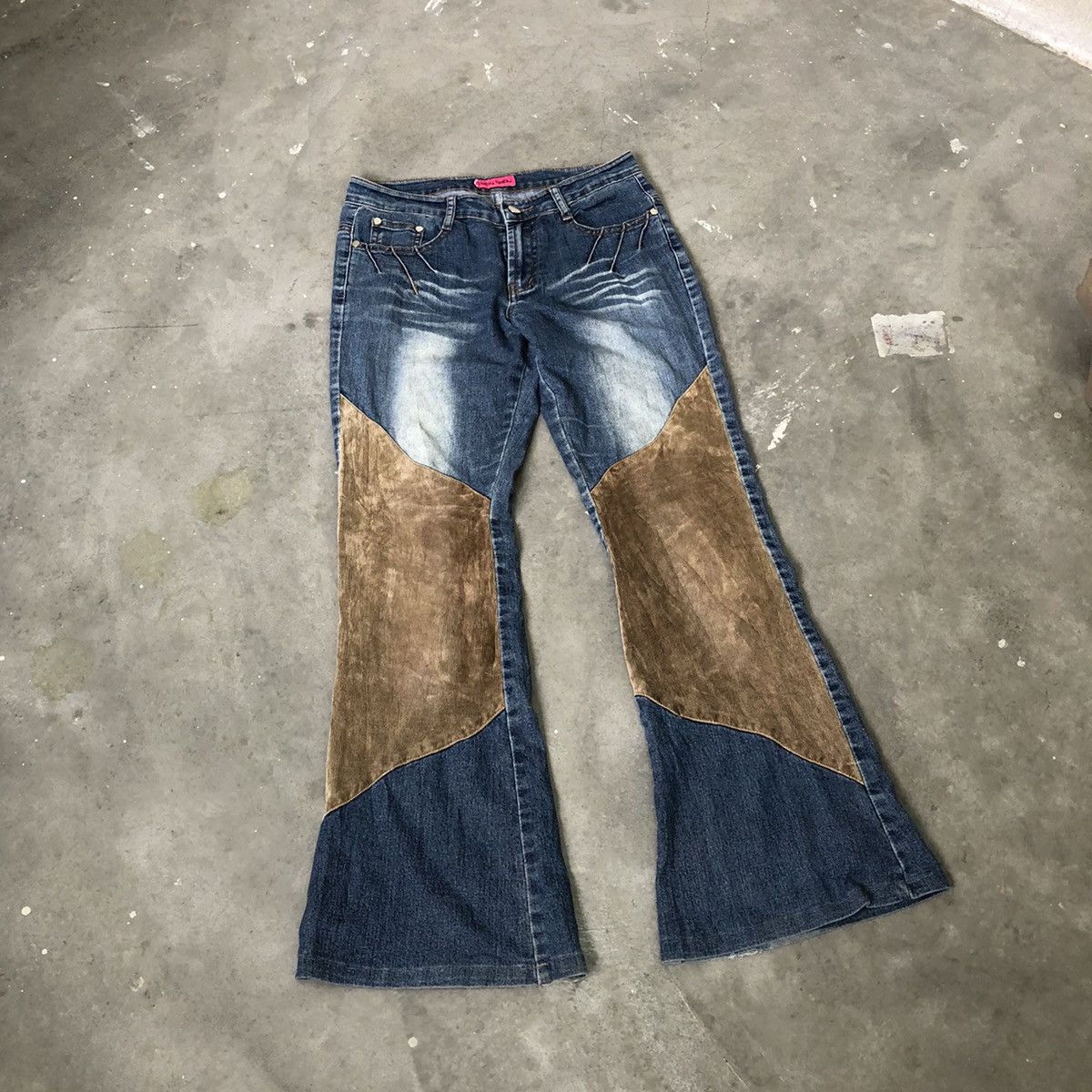 Designer Baby Baby Corduroy Knee Flared Pants 🍒 Size US 28 / EU 44 - 1 Thumbnail