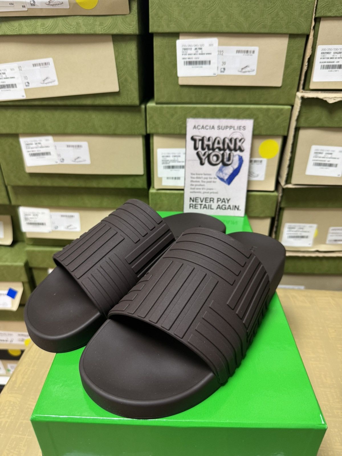 Bottega Veneta Bottega Veneta Embossed Rubber Slides Size US 8 / EU 41 - 3 Thumbnail