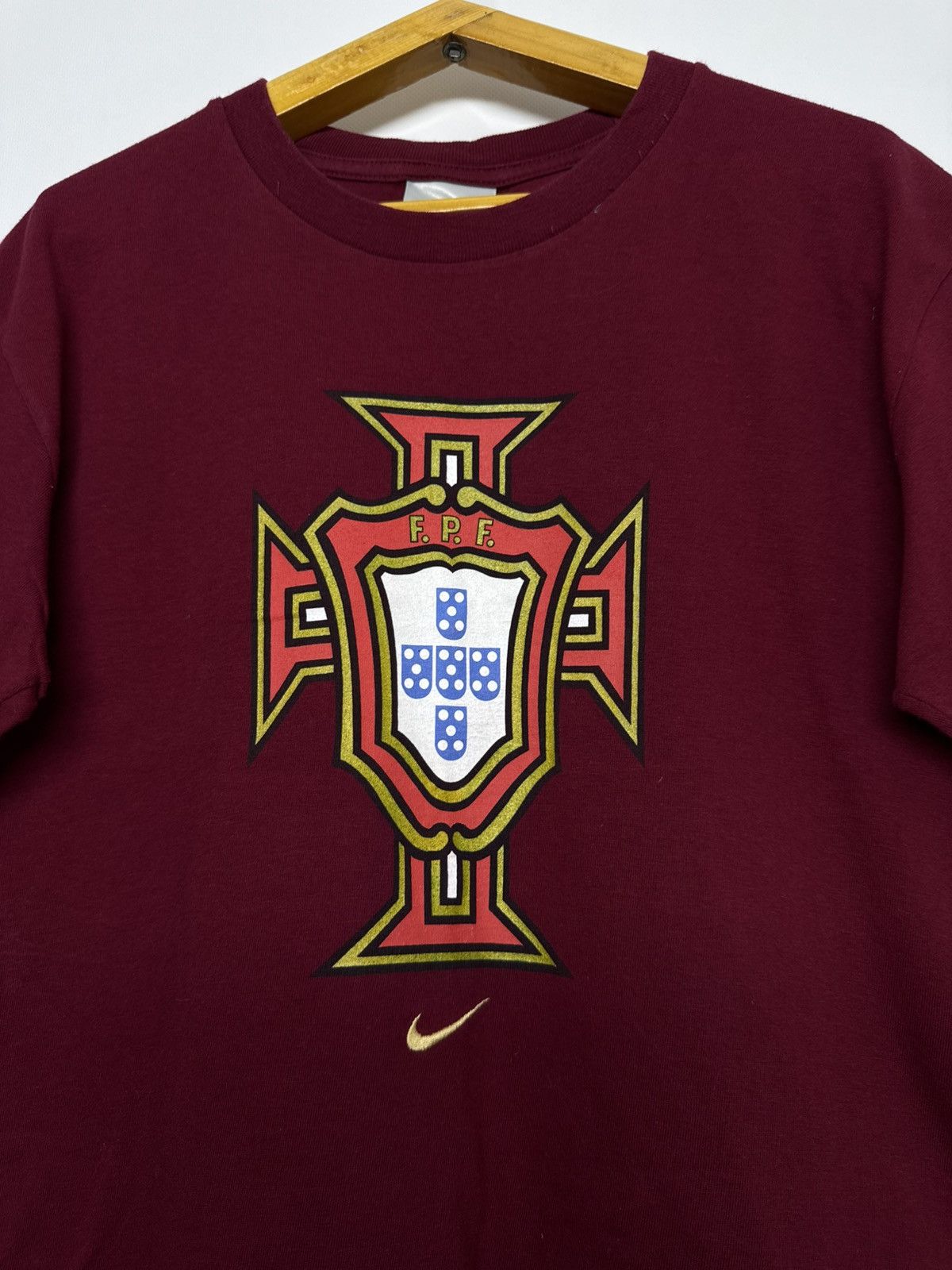 Nike Vintage Y2k Nike Portugal Football Center Swoosh T-shirt Size US S / EU 44-46 / 1 - 4 Thumbnail