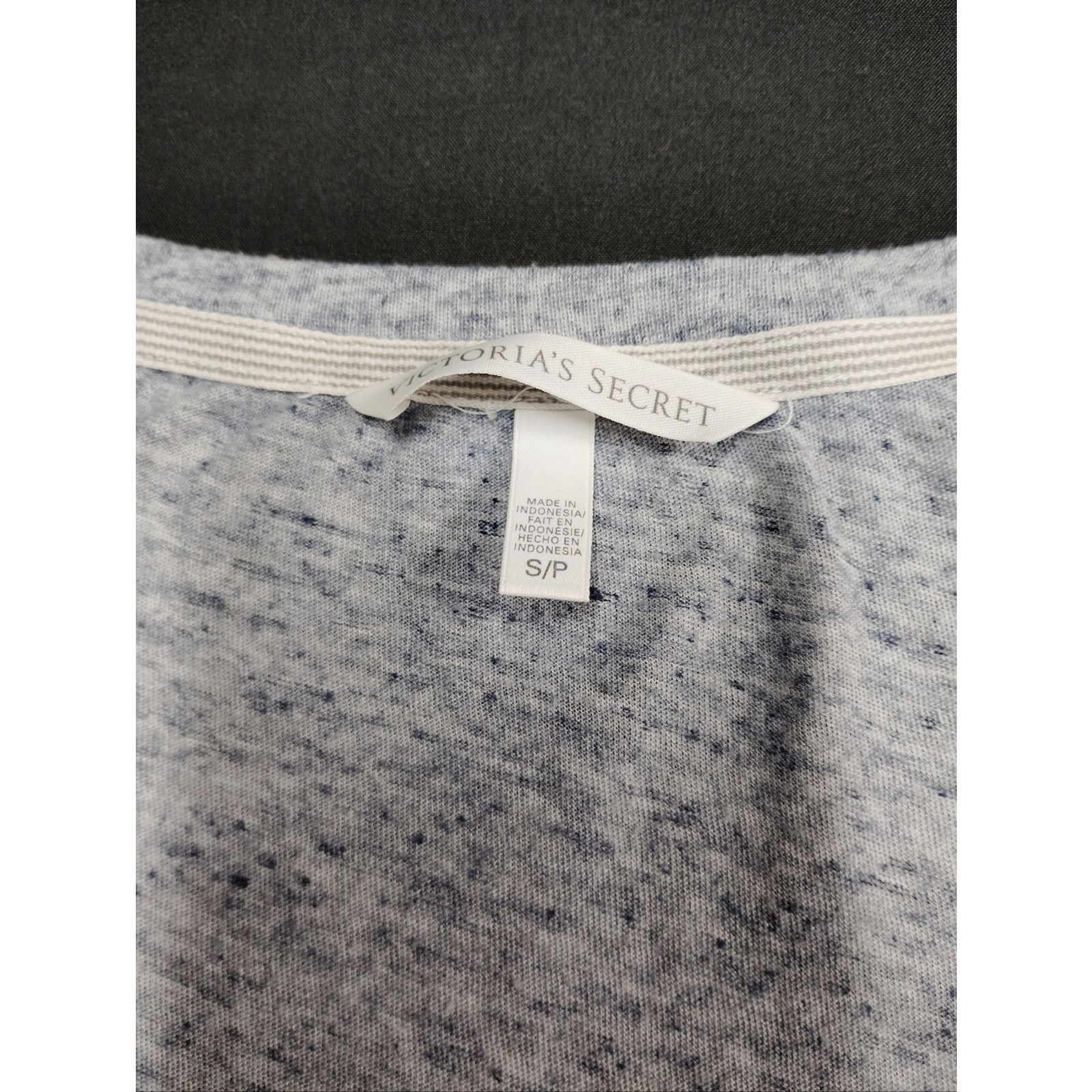 Victoria's Secret Victoria's Secret Light Gray Scoop Neck Short Sleeve Tee Size S / US 4 / IT 40 - 2 Thumbnail