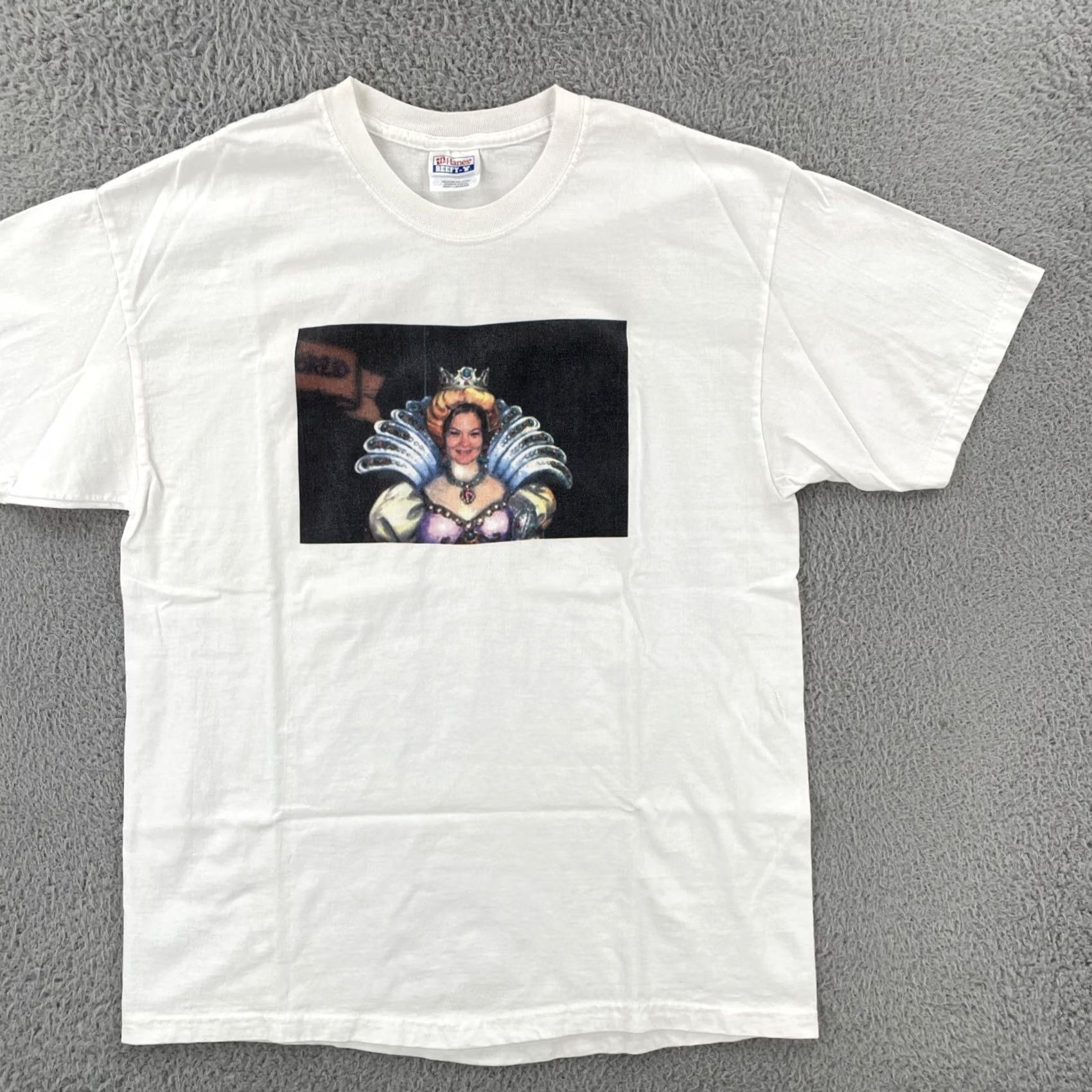 Hanes Vtg Hanes Beefy-T Shirt Large White 90s Y2K Graphic Print Men Lady In Costume Size US L / EU 52-54 / 3 - 2 Thumbnail